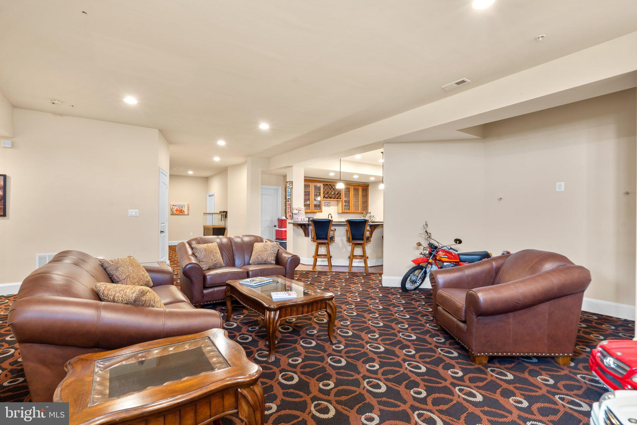 LAYTONSVILLE OUTSIDE - Residential