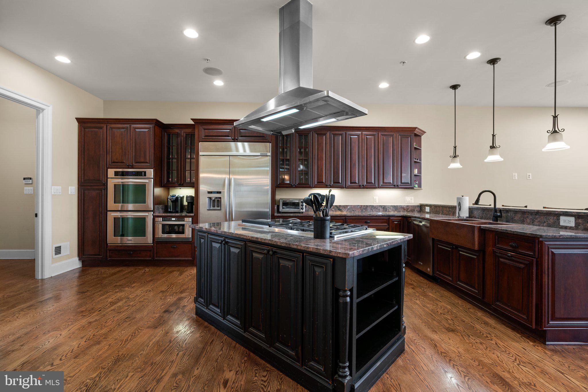 LAYTONSVILLE OUTSIDE - Residential