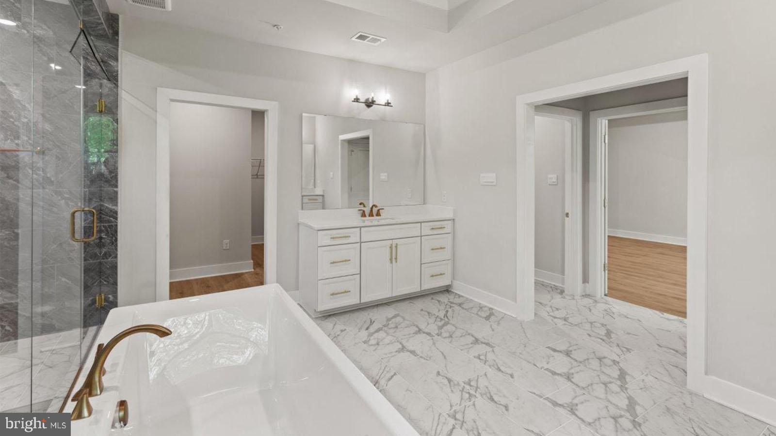 STILLVIEW ACRES - Residential