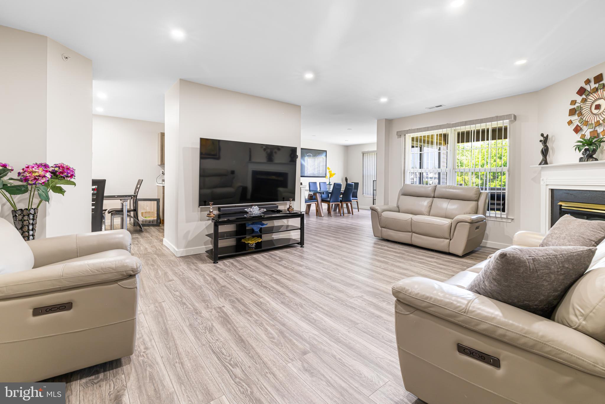 COUNTRY CROSSING - Residential