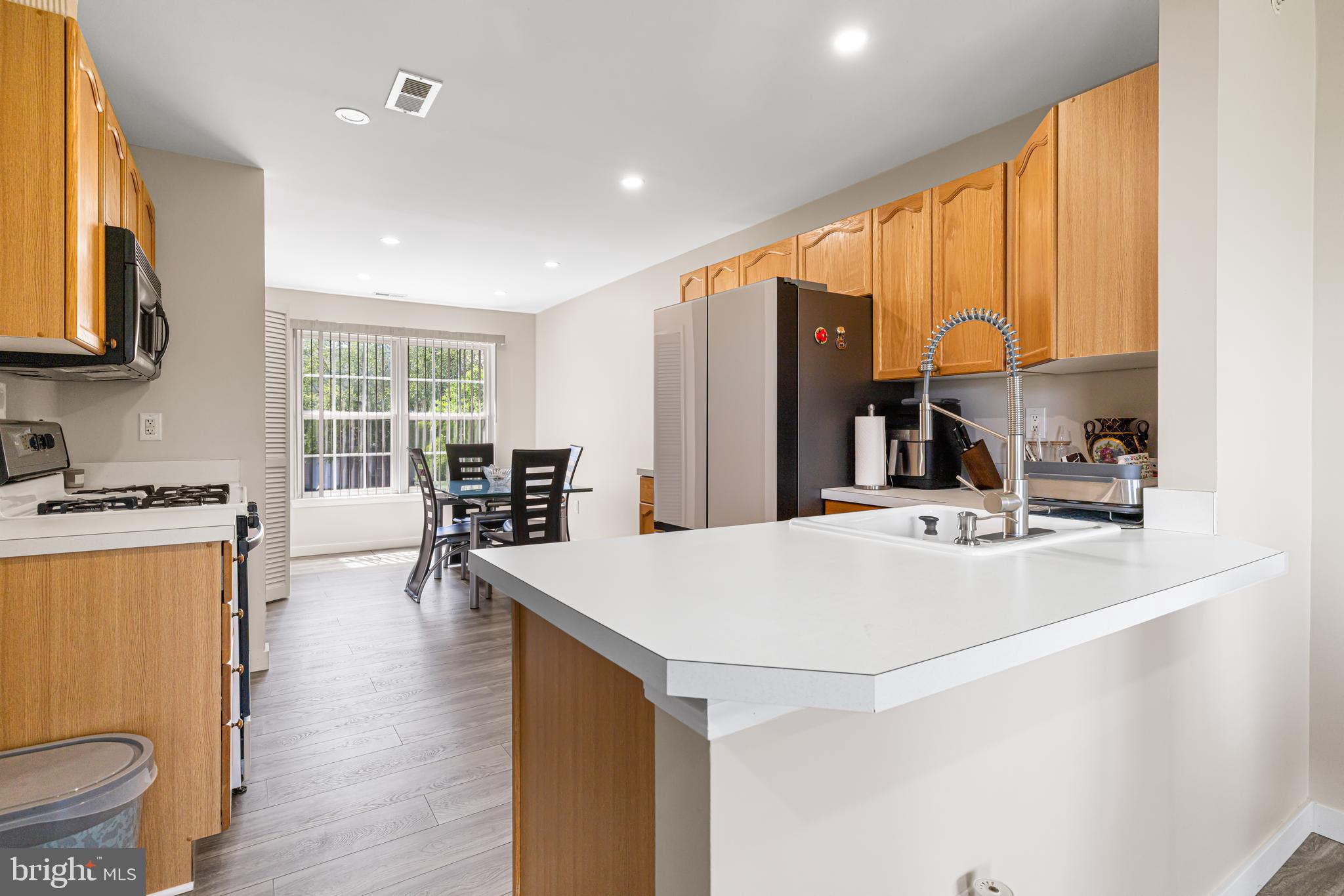 COUNTRY CROSSING - Residential