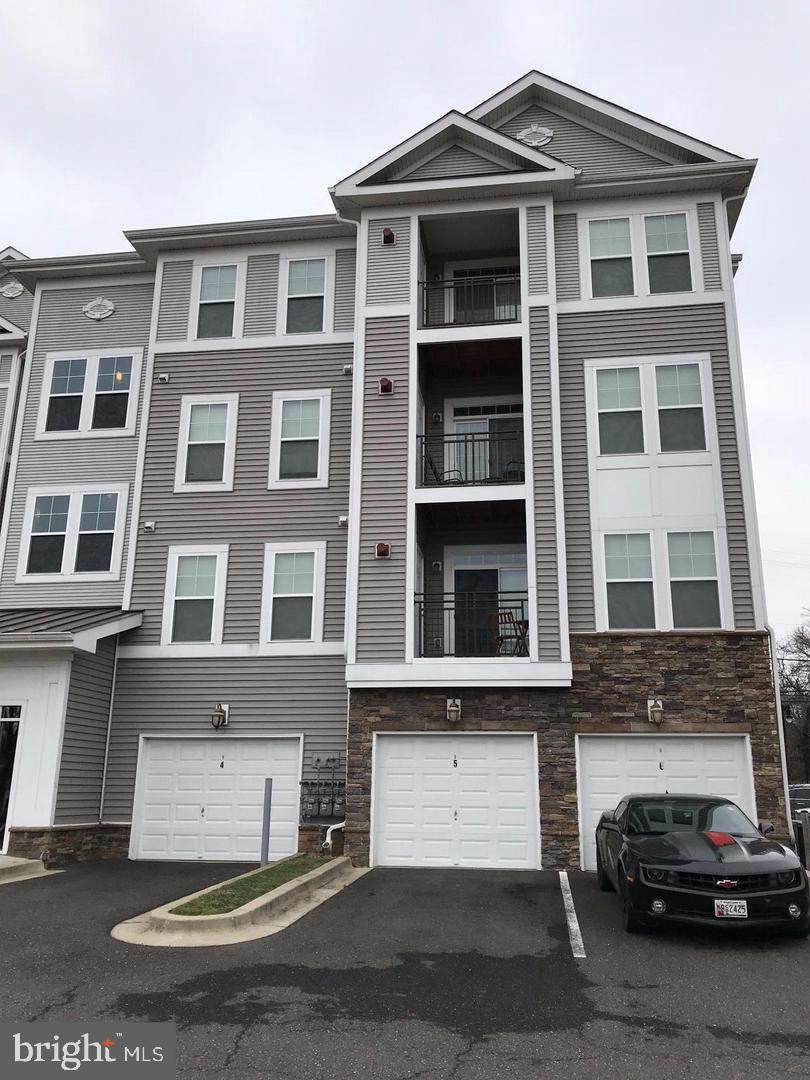 THE ADDISON AT ST PAUL - Residential Lease