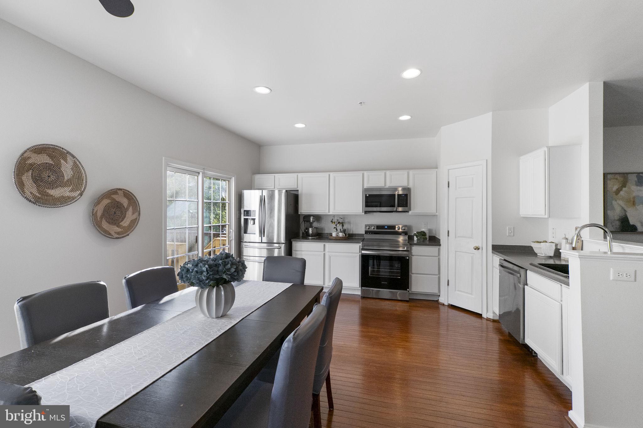 TWIN ARCH CROSSING - Residential