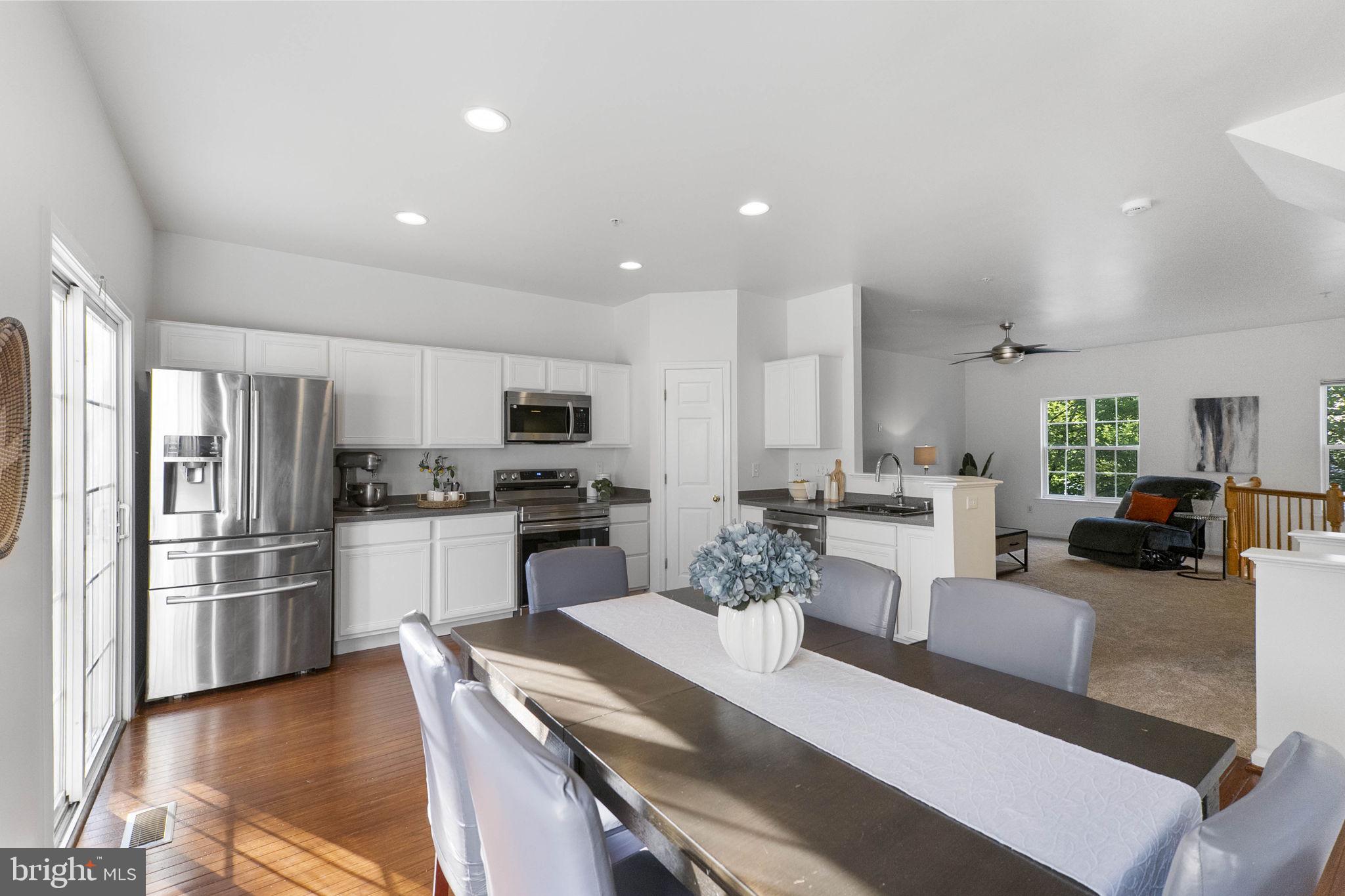 TWIN ARCH CROSSING - Residential