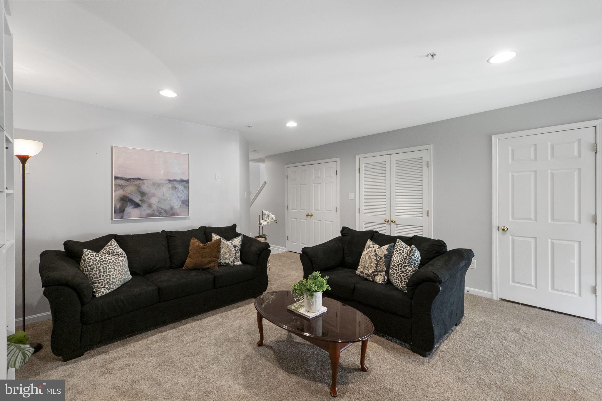 TWIN ARCH CROSSING - Residential