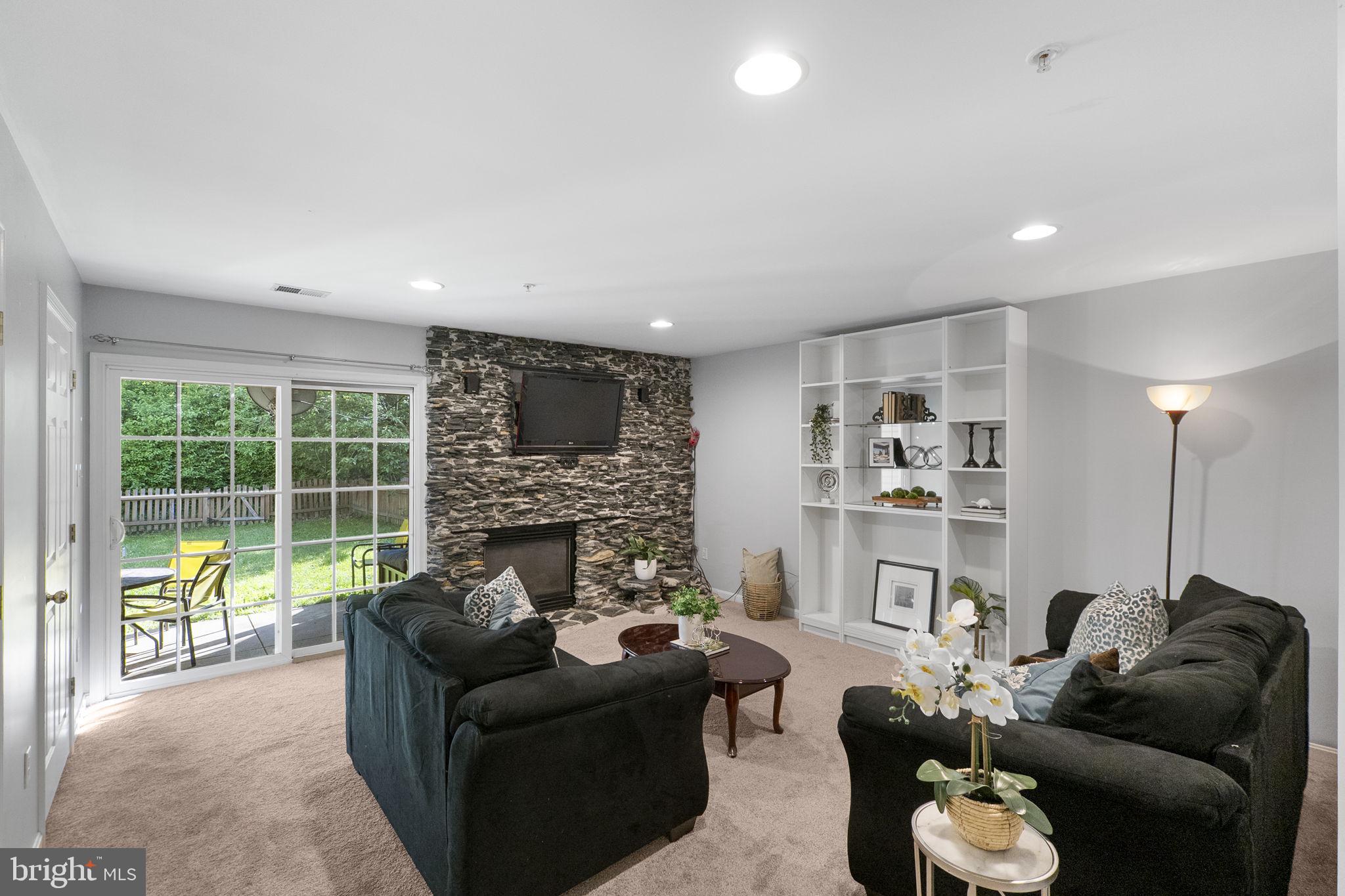 TWIN ARCH CROSSING - Residential