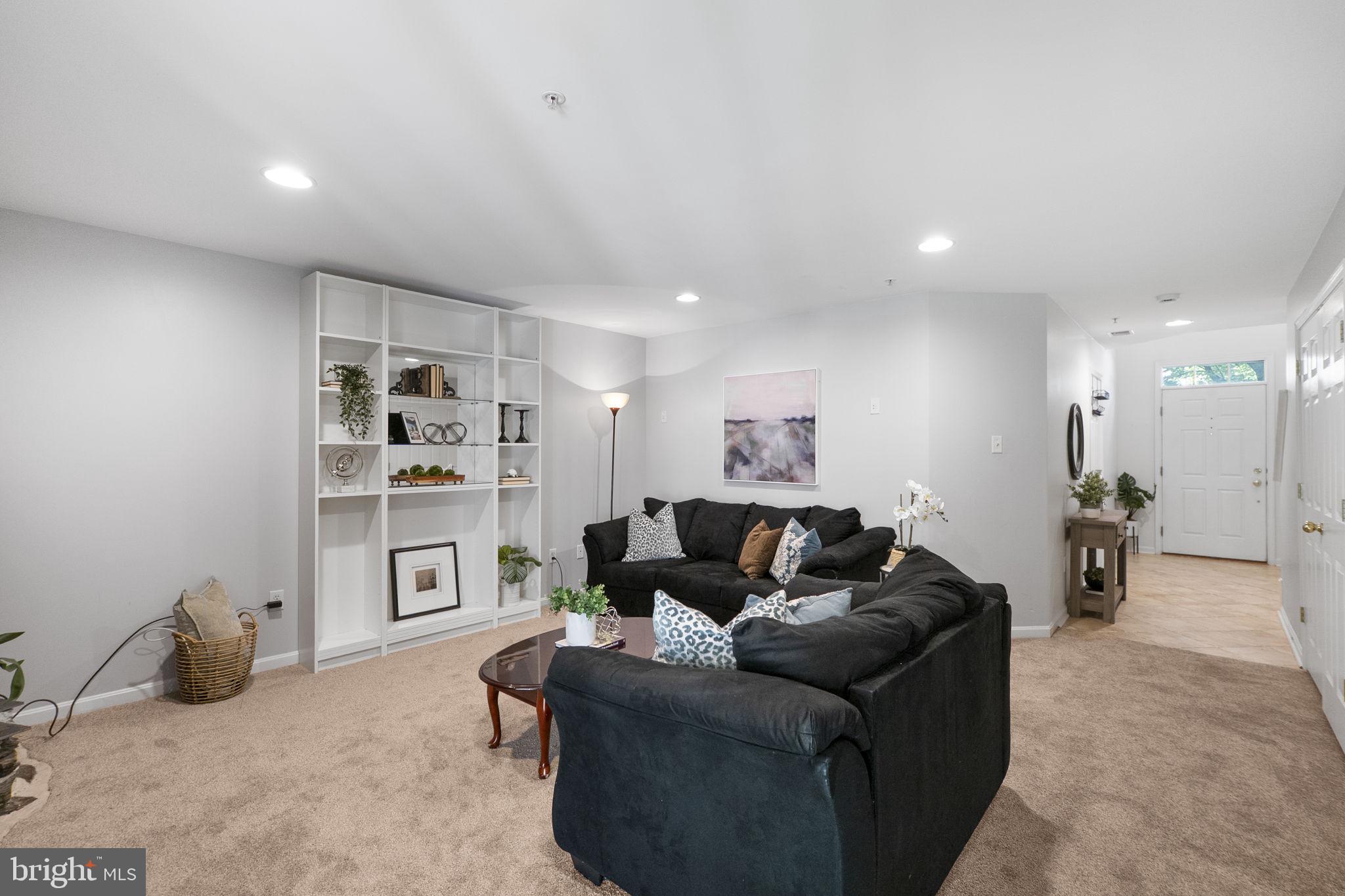TWIN ARCH CROSSING - Residential
