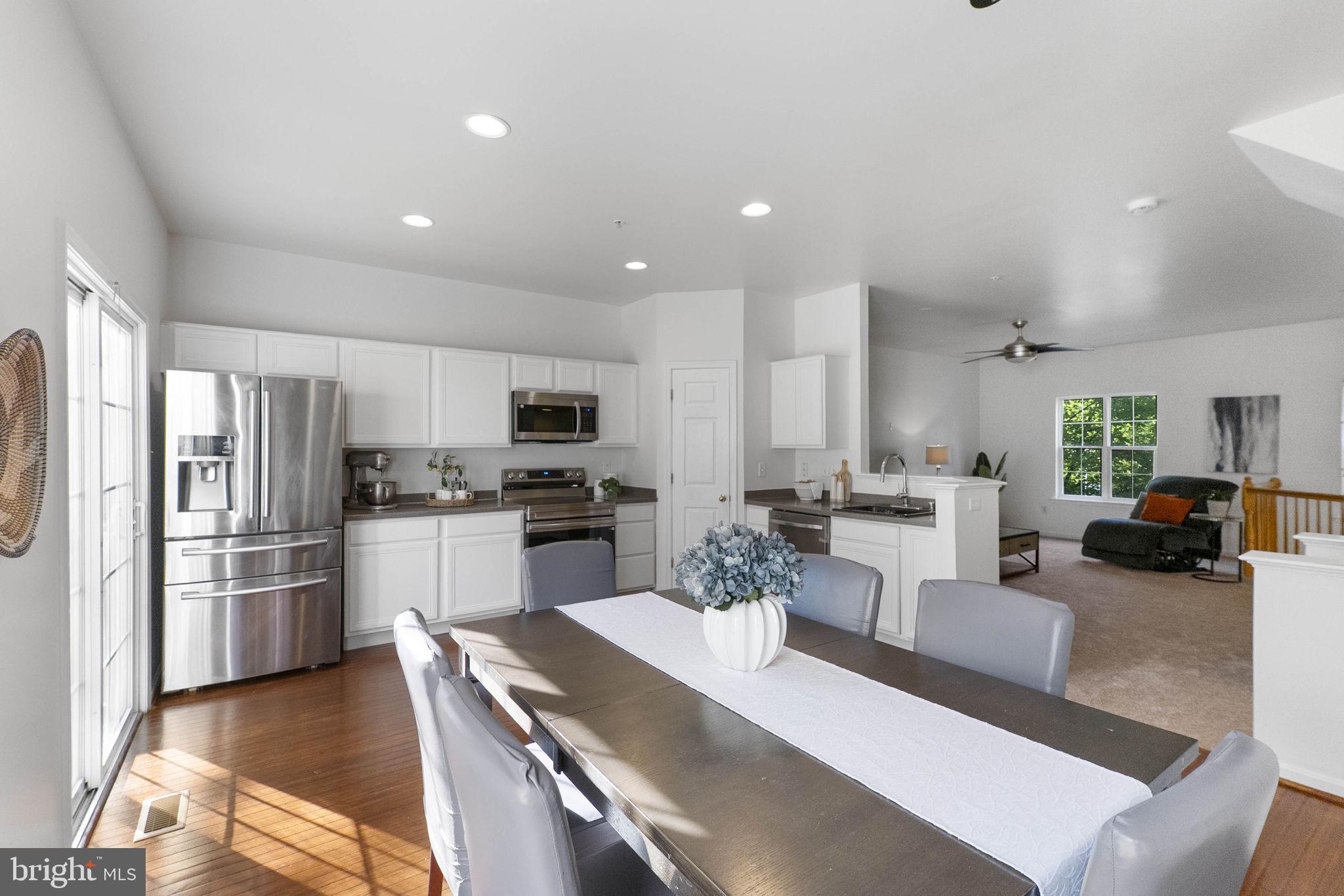 TWIN ARCH CROSSING - Residential
