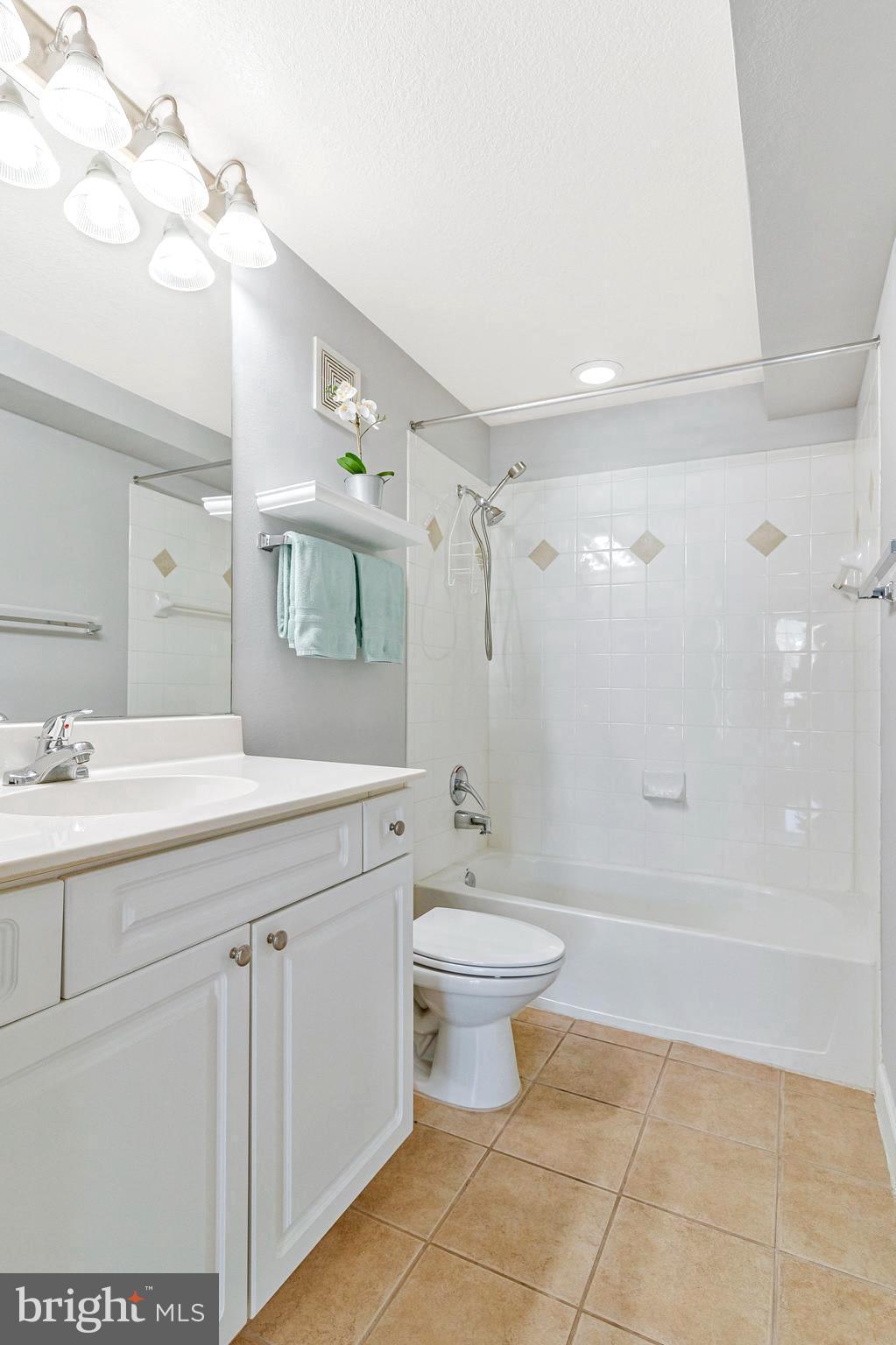 FITZ AT ROCKVILLE TOWN C - Residential