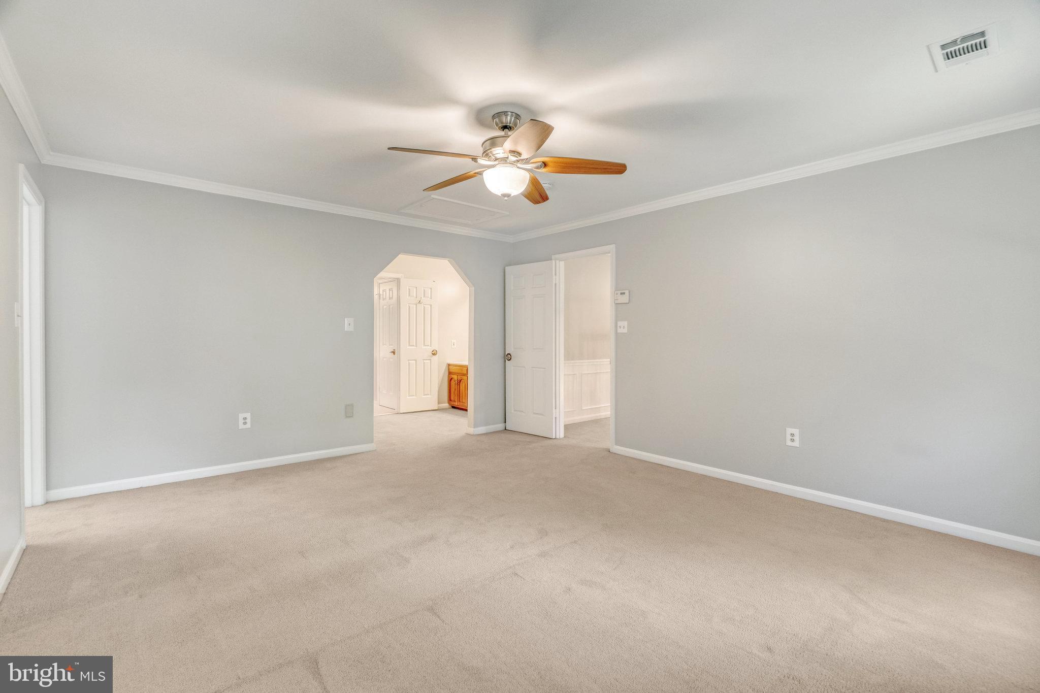 HOLLY KNOLL - Residential Lease