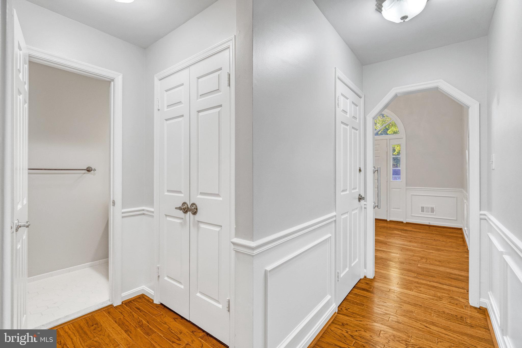 HOLLY KNOLL - Residential Lease