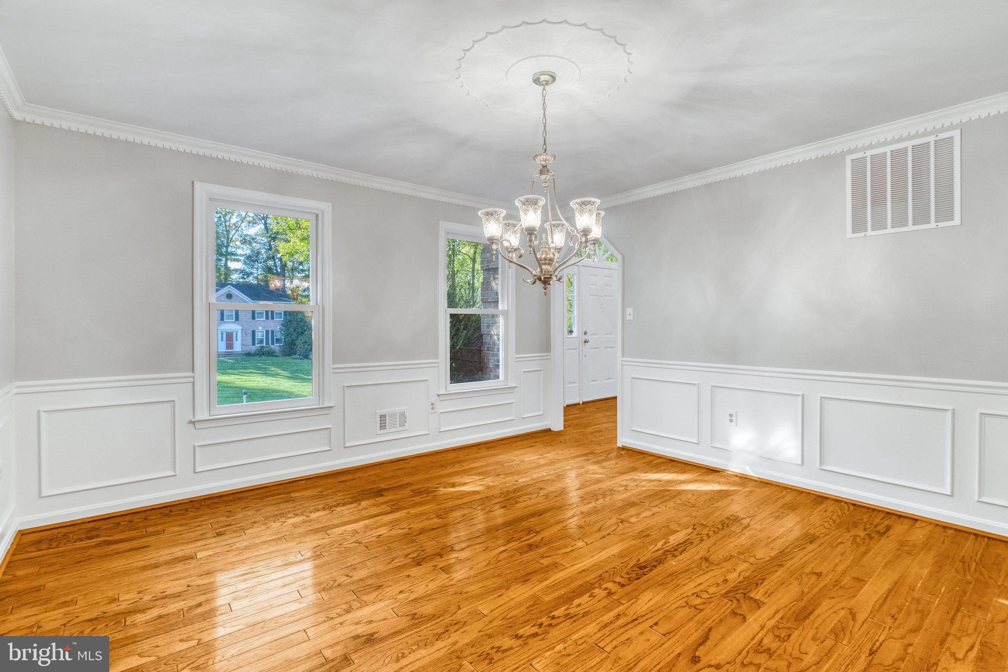 HOLLY KNOLL - Residential Lease