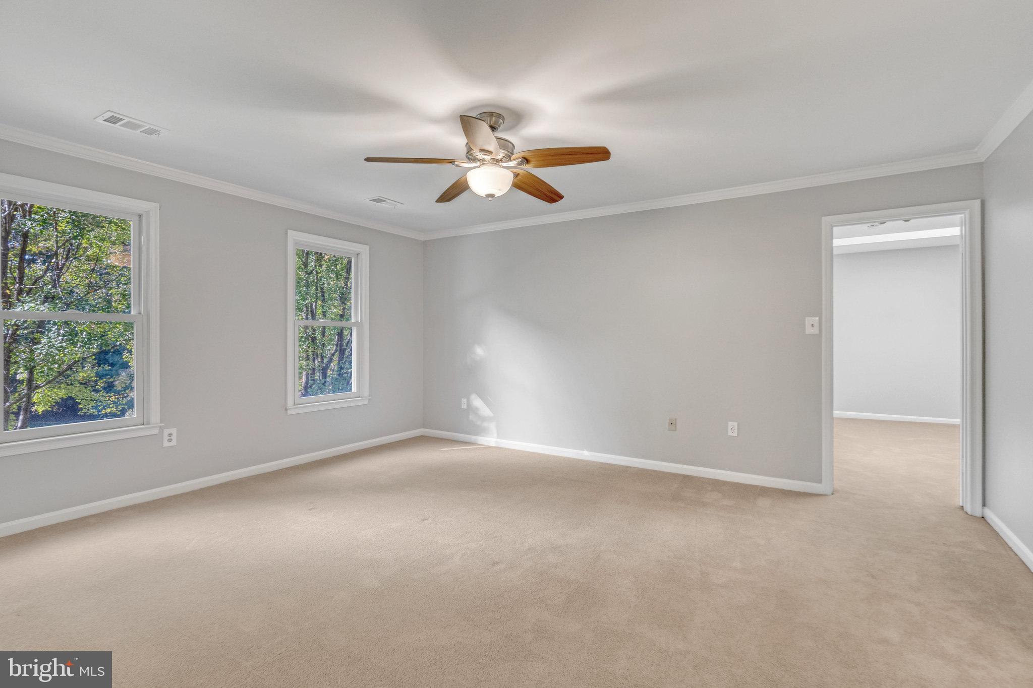 HOLLY KNOLL - Residential Lease