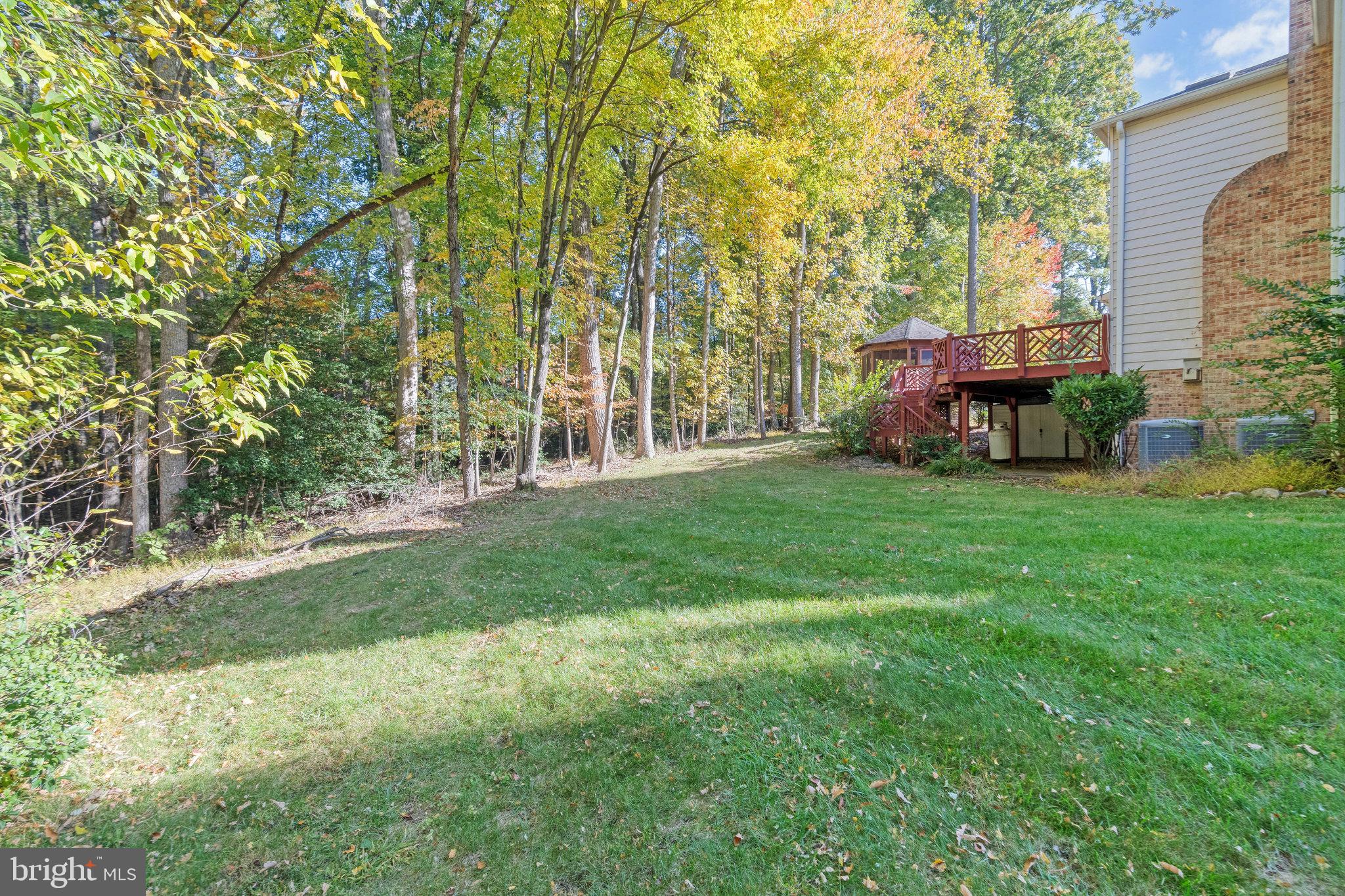 HOLLY KNOLL - Residential Lease