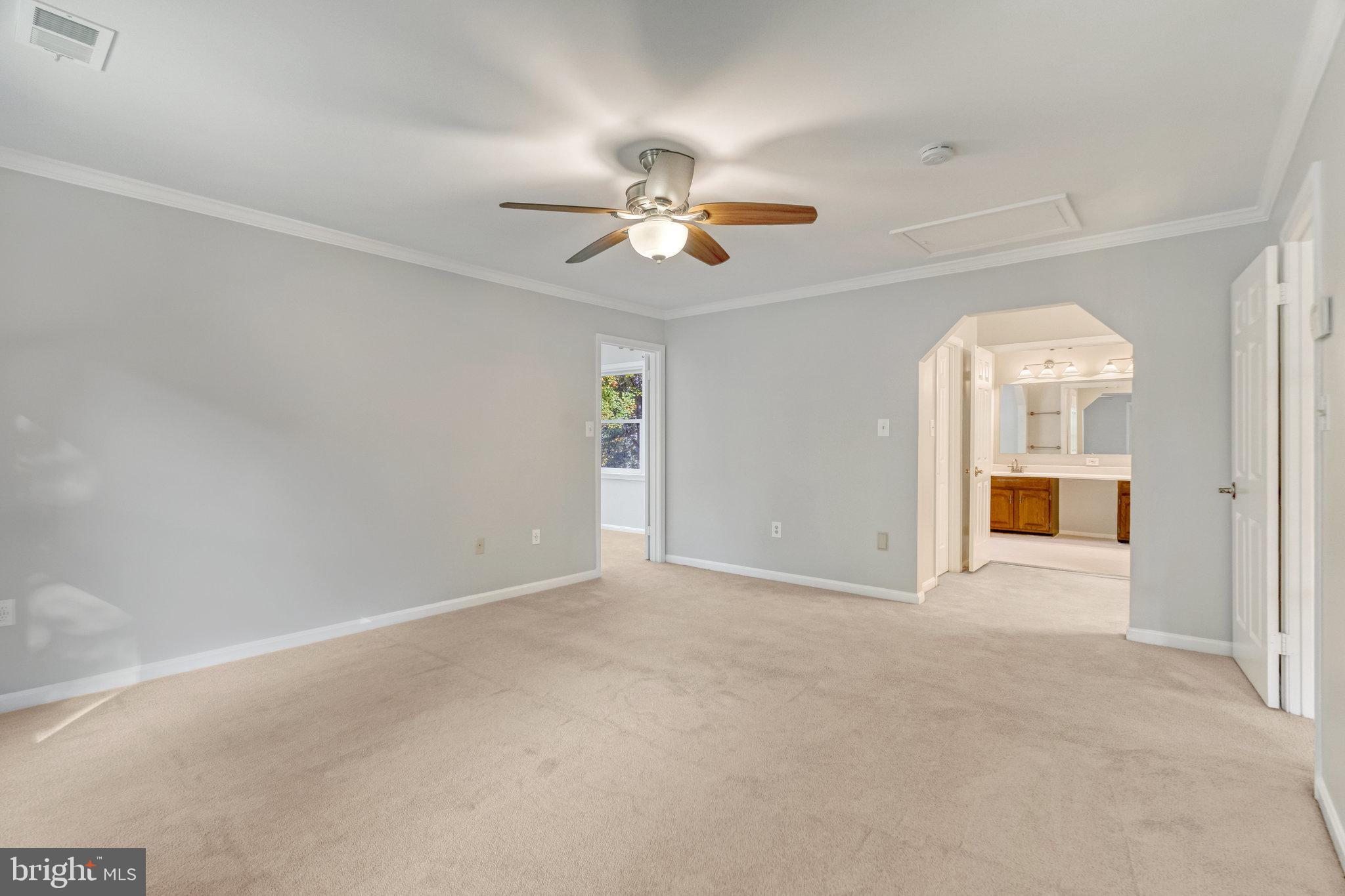HOLLY KNOLL - Residential Lease