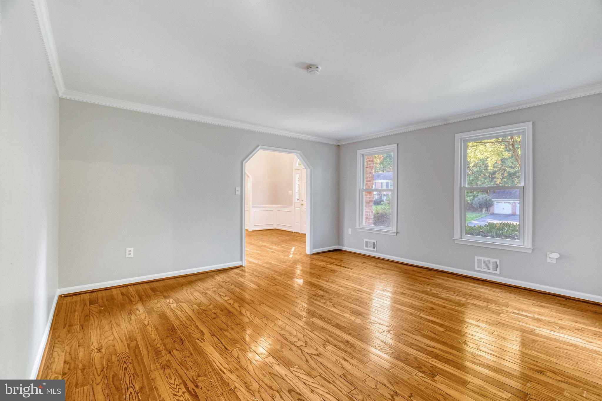 HOLLY KNOLL - Residential Lease