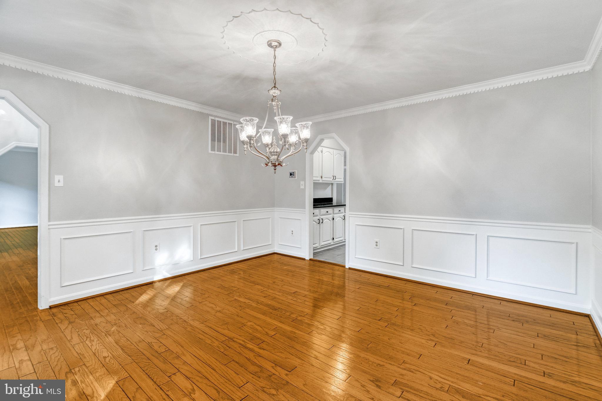 HOLLY KNOLL - Residential Lease
