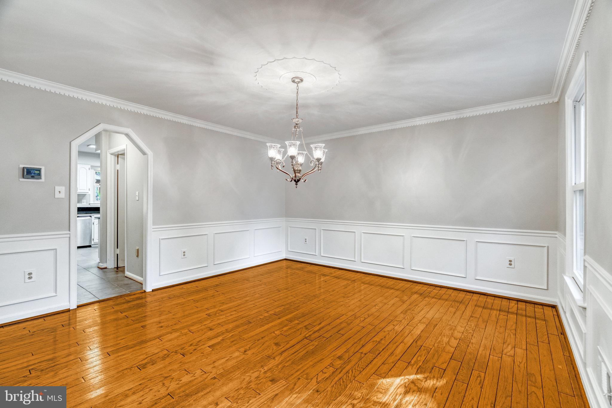 HOLLY KNOLL - Residential Lease