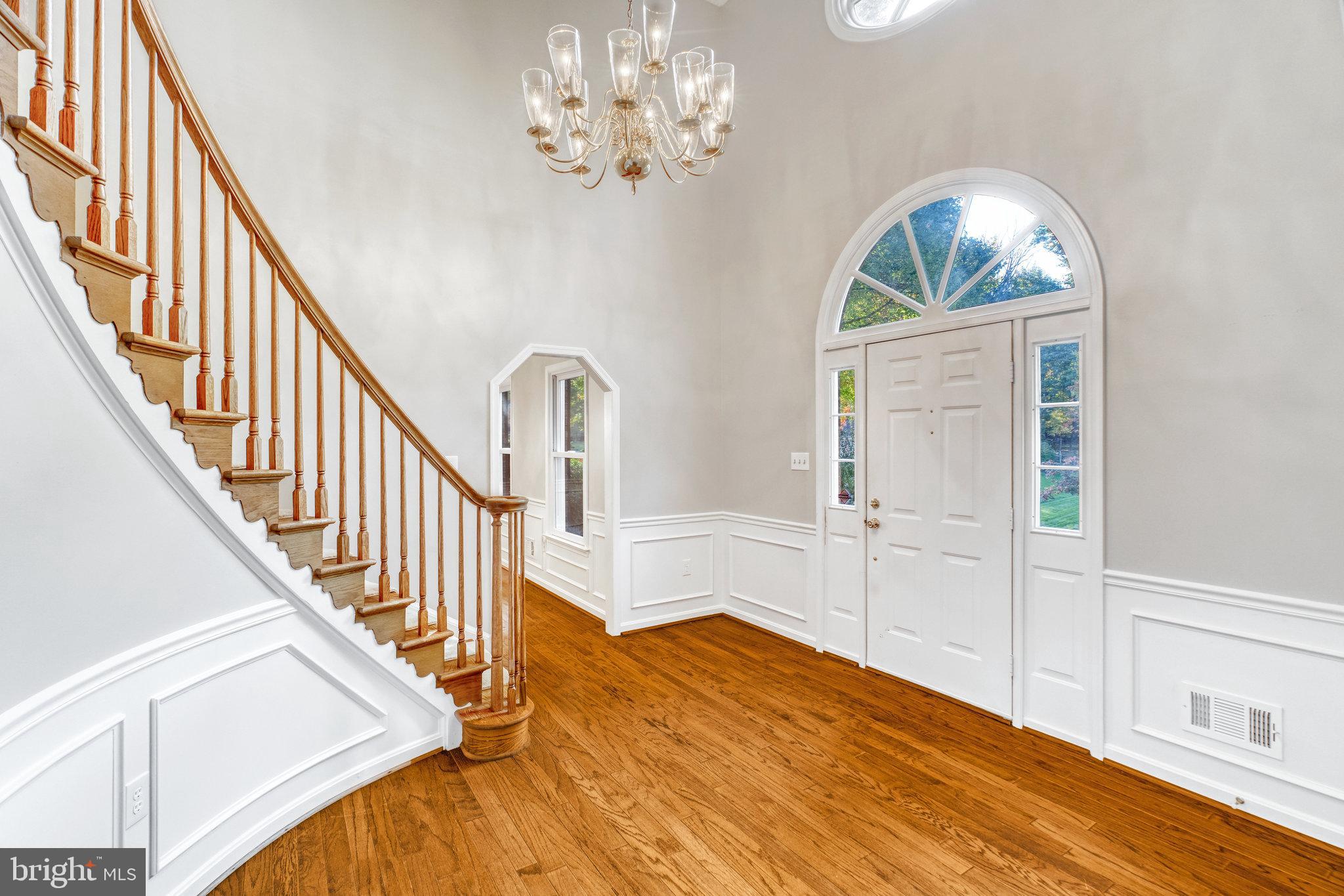 HOLLY KNOLL - Residential Lease