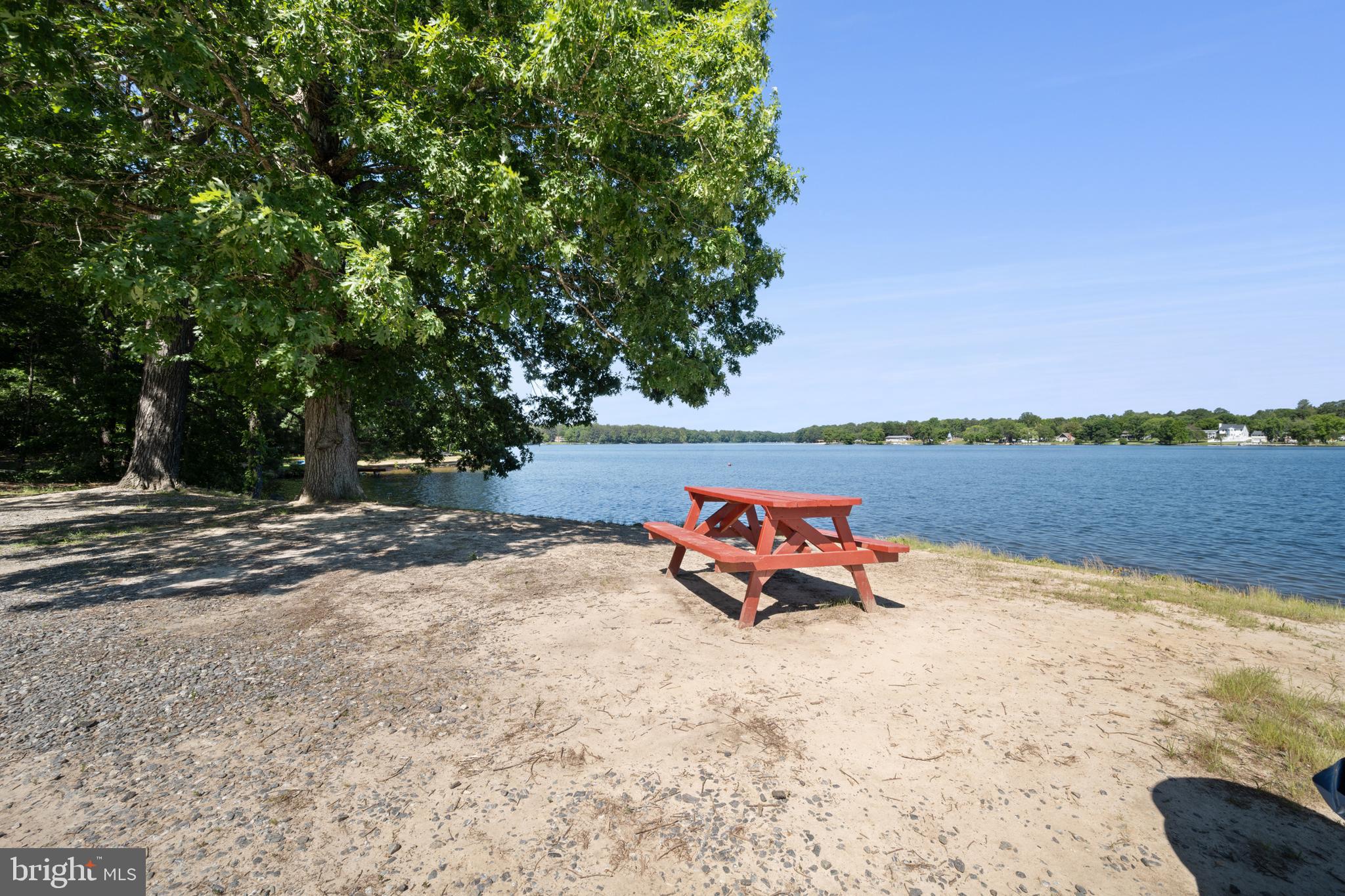 LAKE CAROLINE - Residential