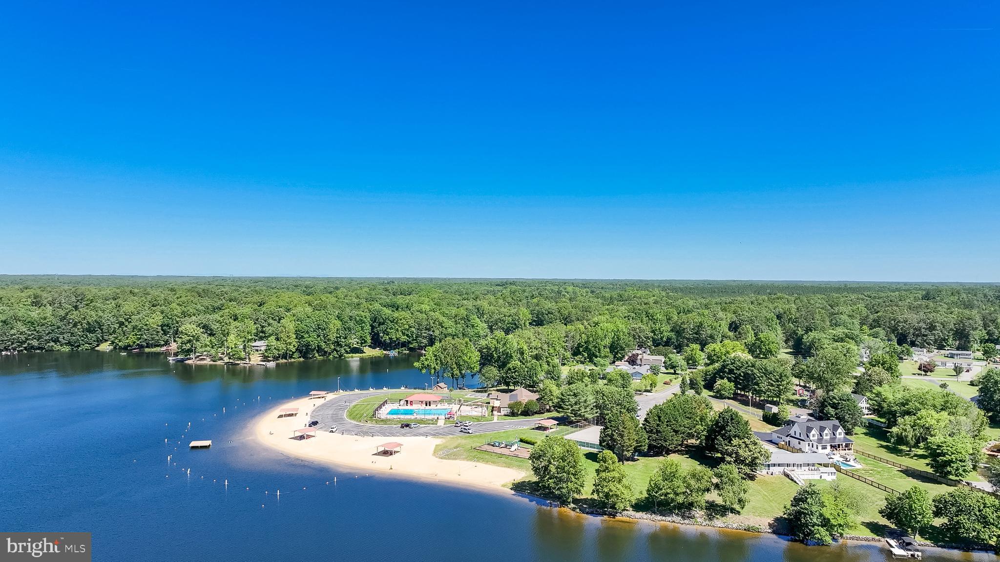LAKE CAROLINE - Residential