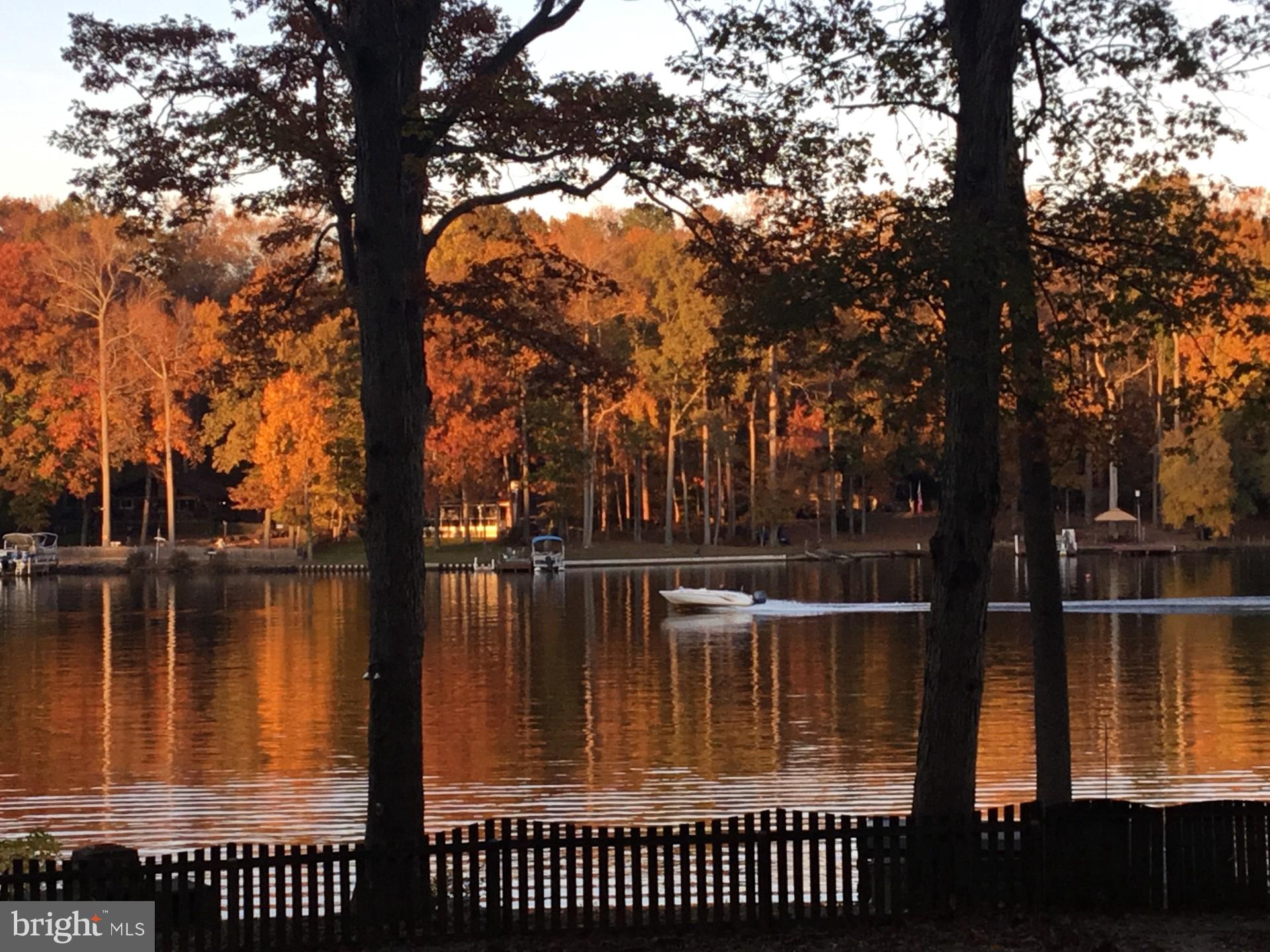 LAKE CAROLINE - Residential