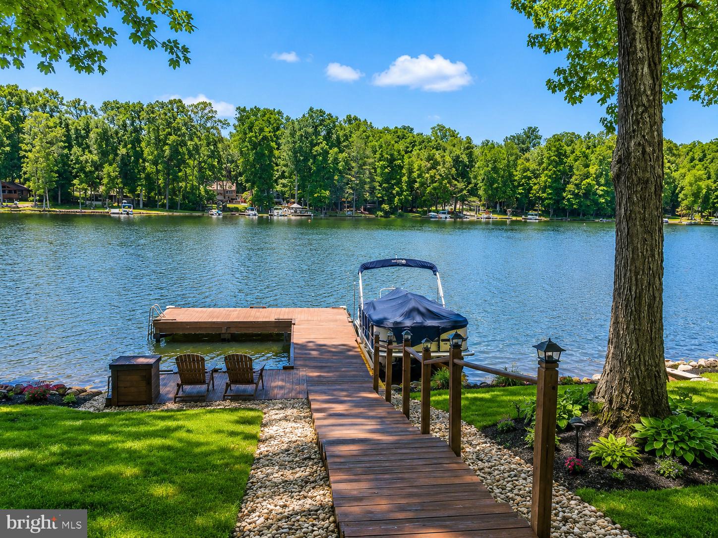 LAKE CAROLINE - Residential