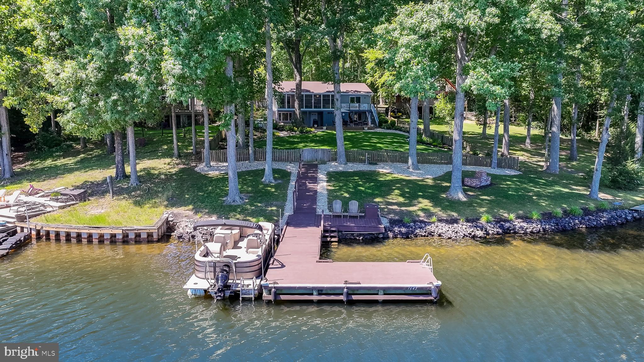 LAKE CAROLINE - Residential