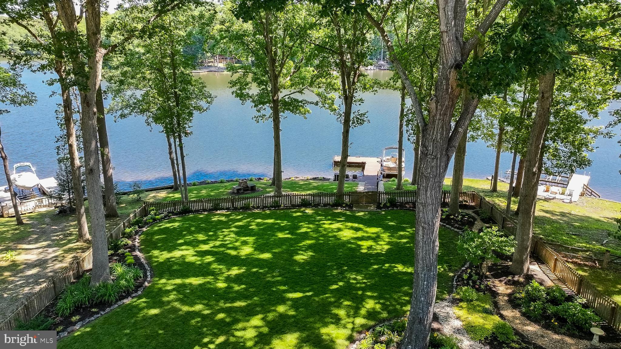 LAKE CAROLINE - Residential