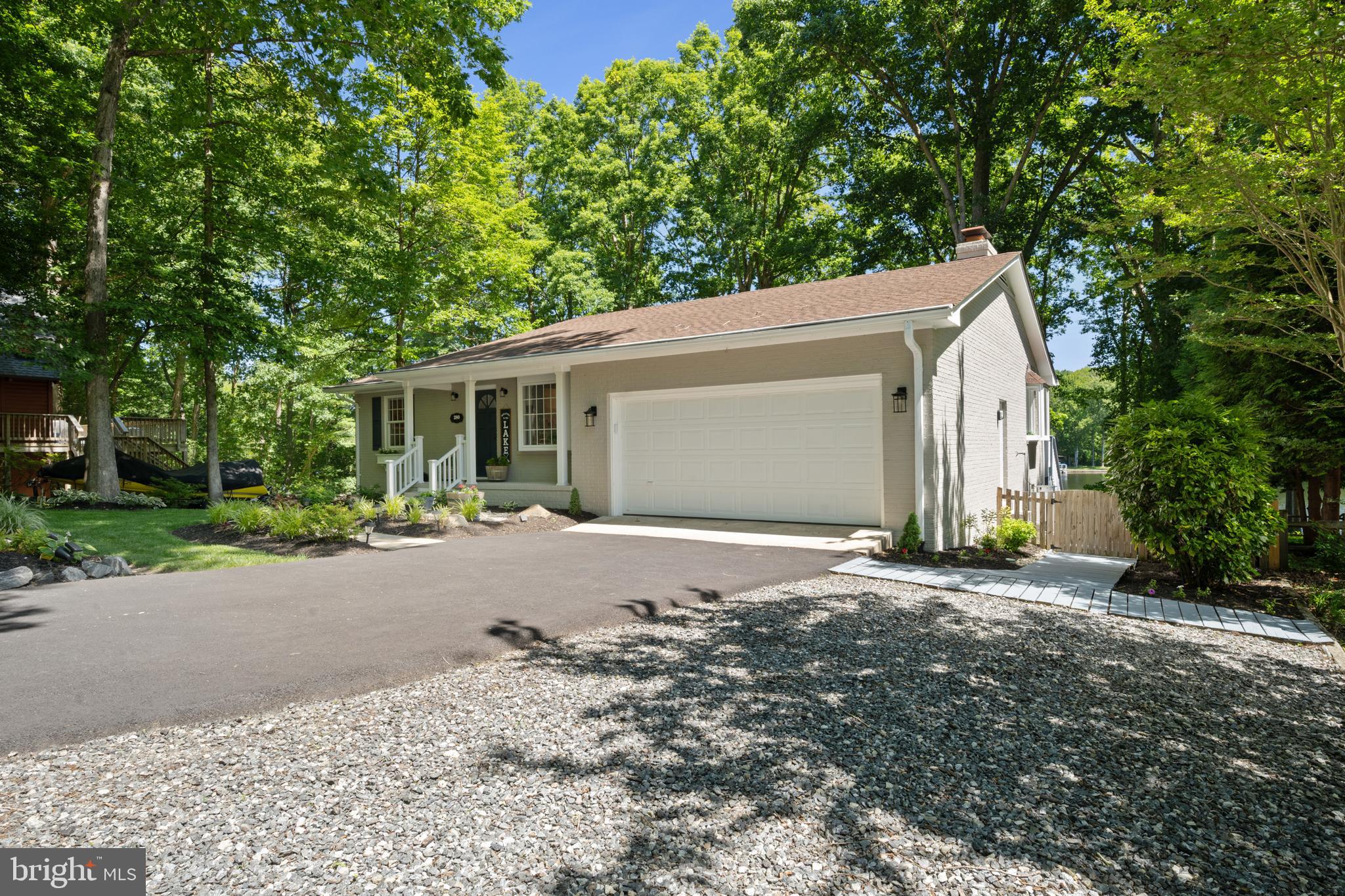 LAKE CAROLINE - Residential