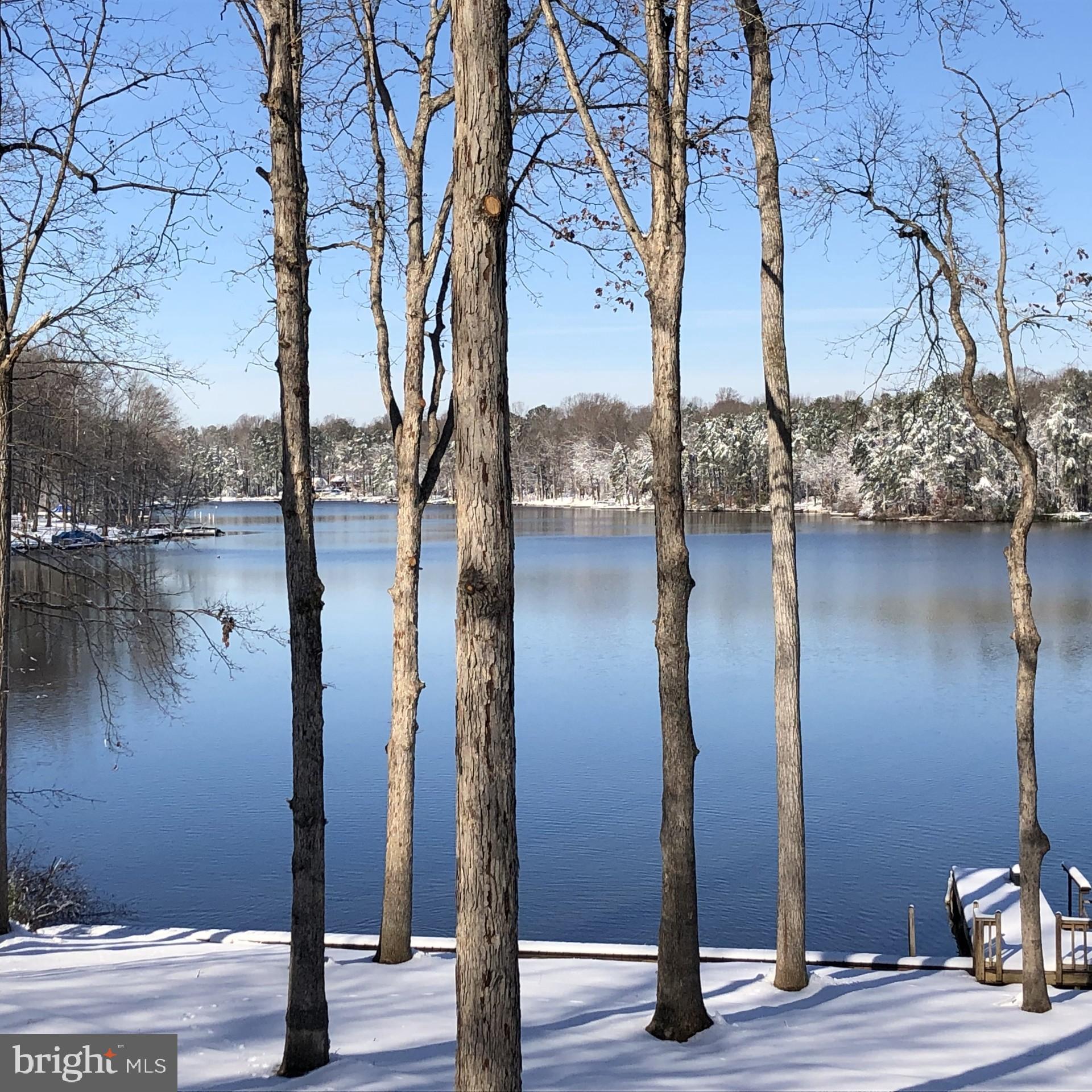 LAKE CAROLINE - Residential