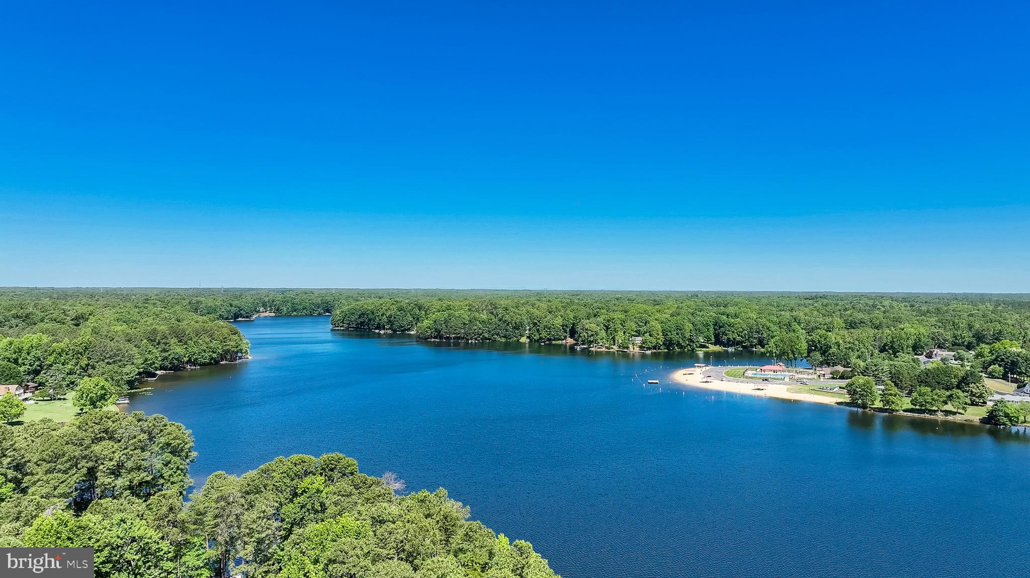 LAKE CAROLINE - Residential