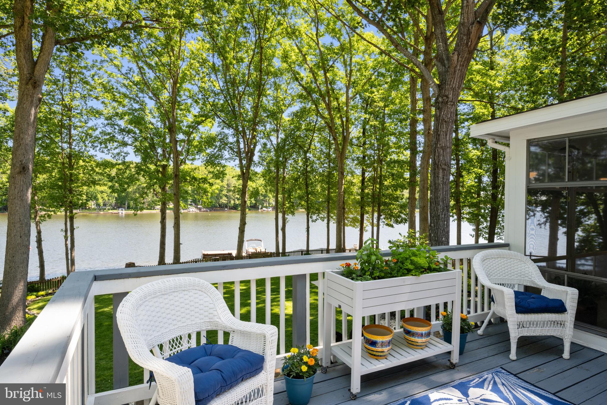 LAKE CAROLINE - Residential