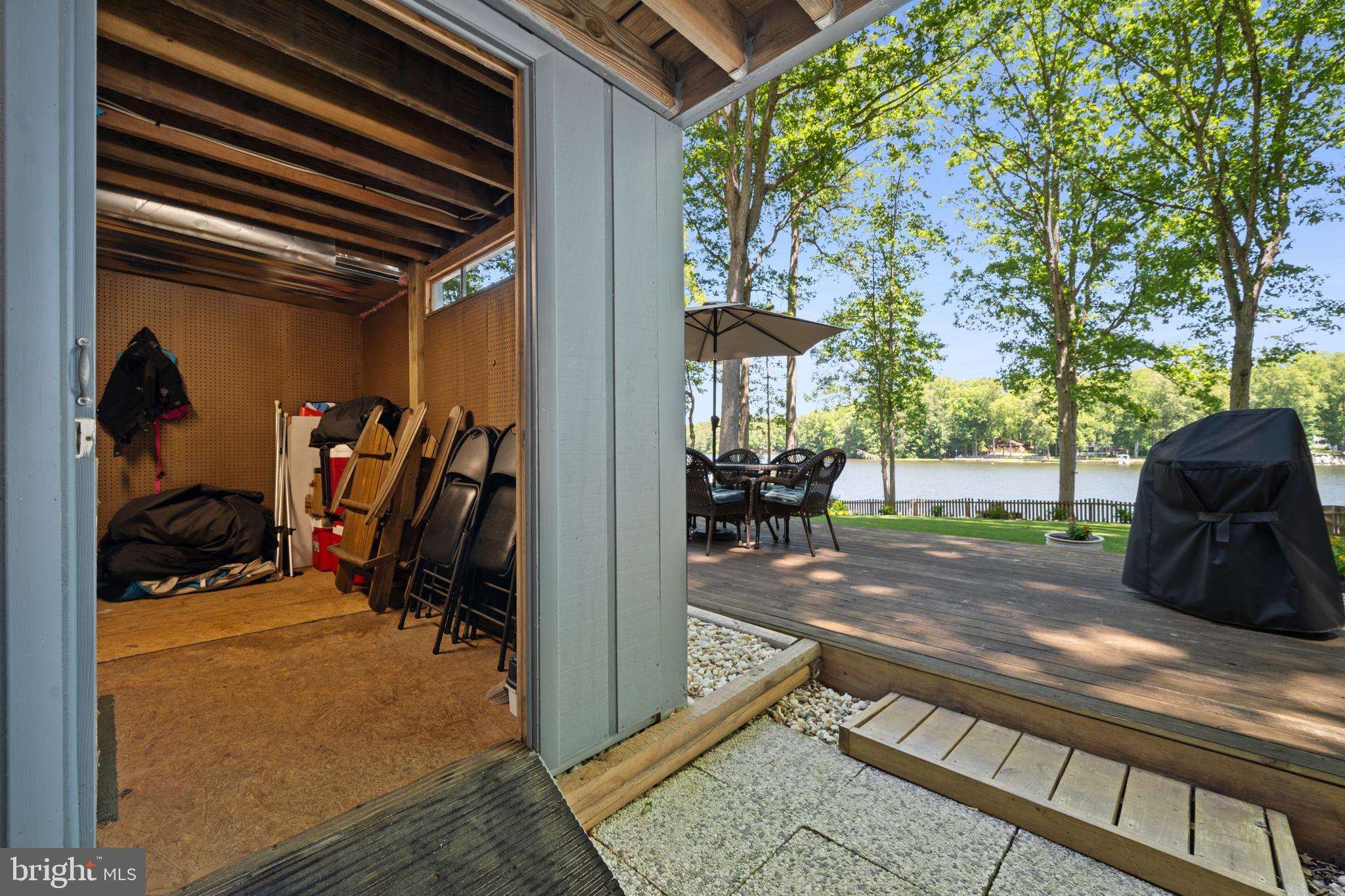 LAKE CAROLINE - Residential