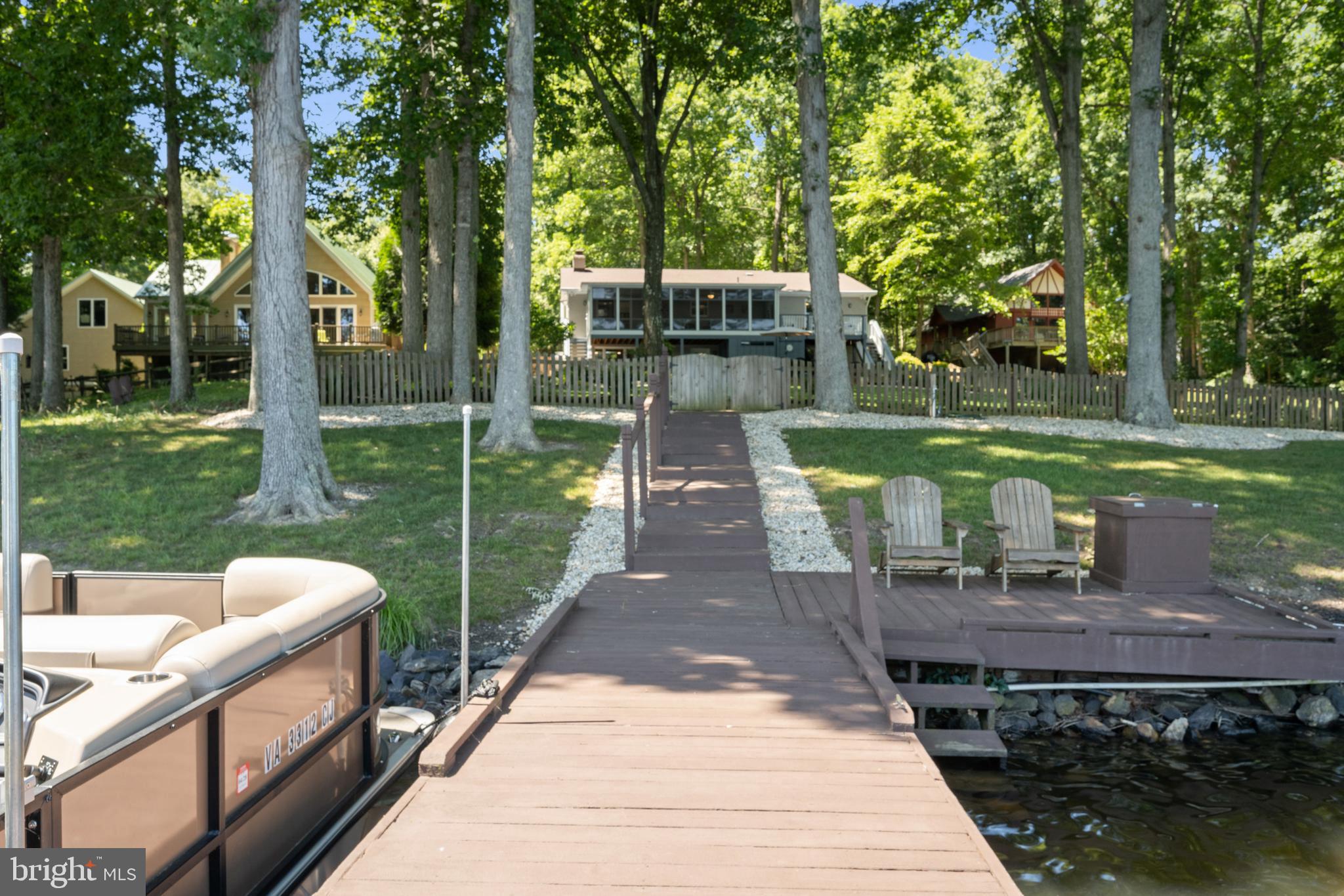 LAKE CAROLINE - Residential