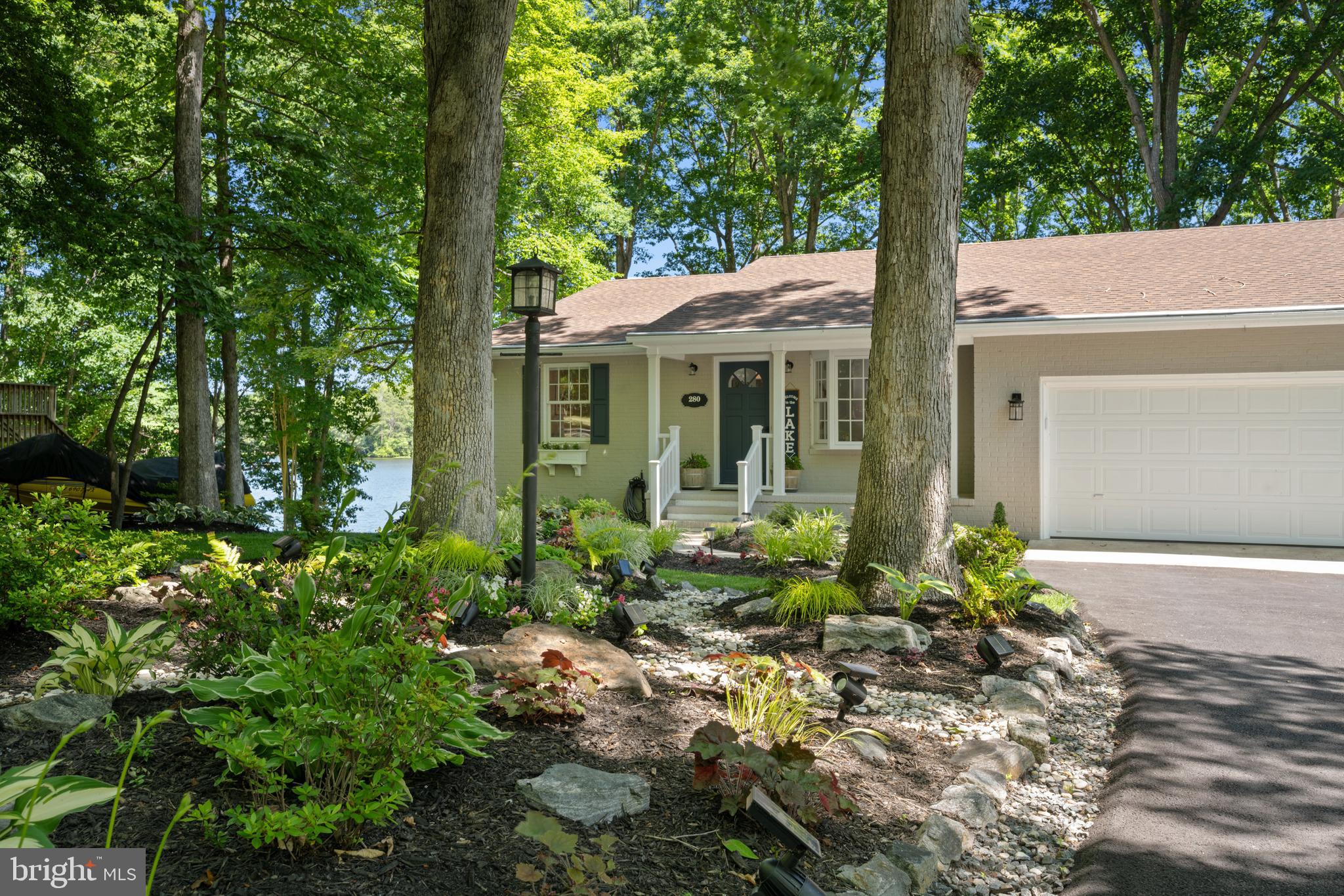 LAKE CAROLINE - Residential