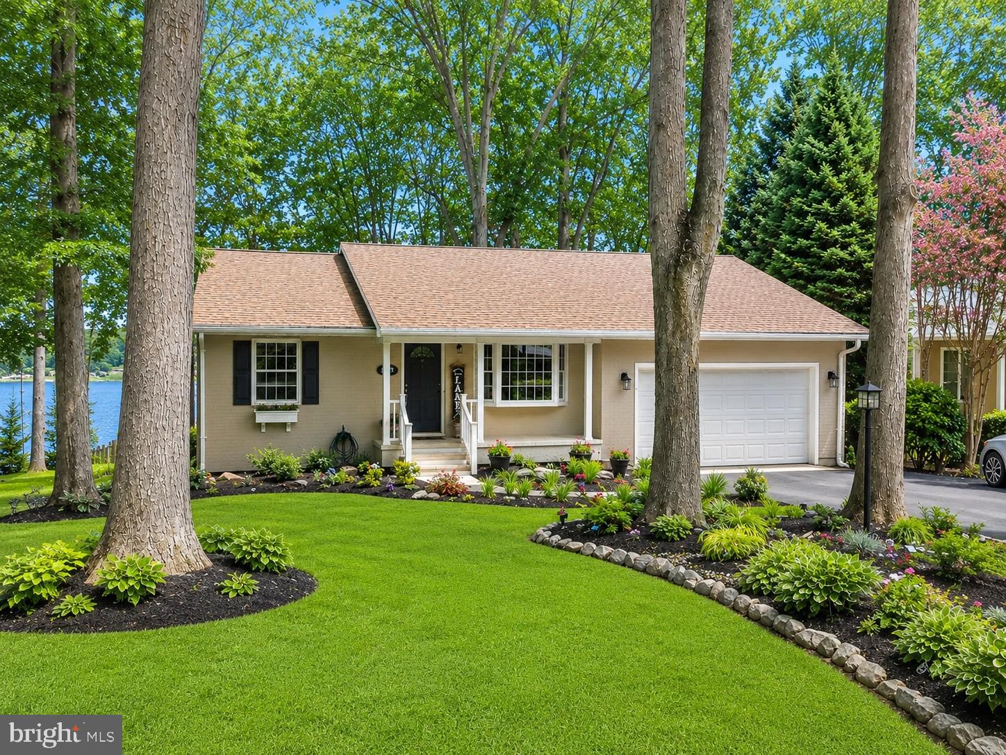 LAKE CAROLINE - Residential