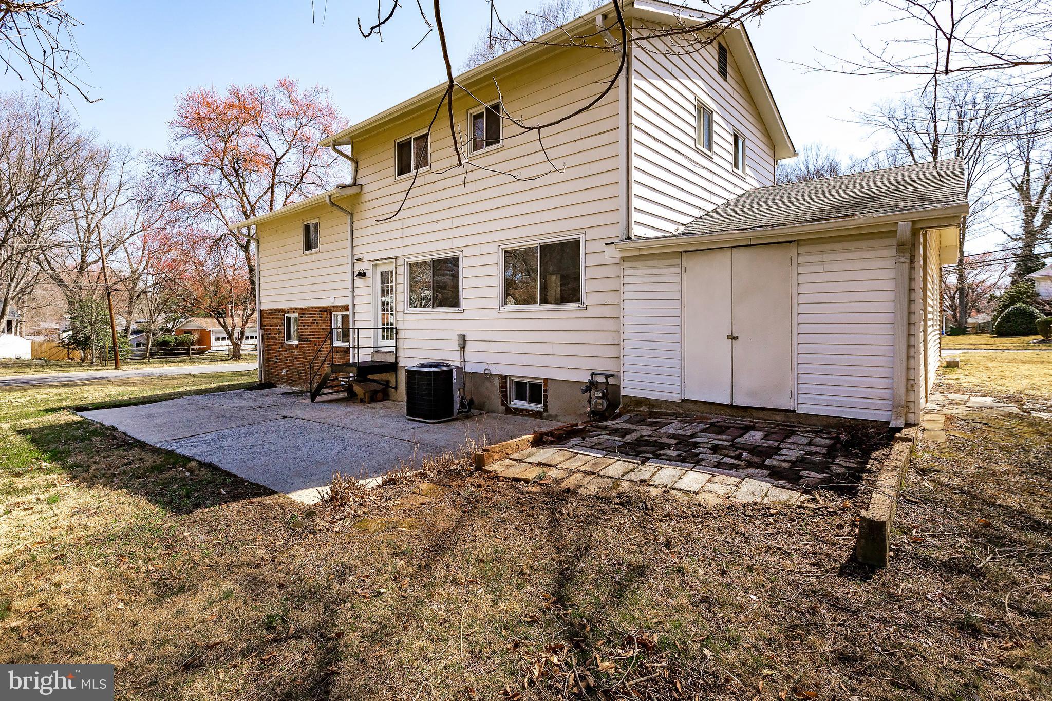 ROCK CREEK MANOR - Residential