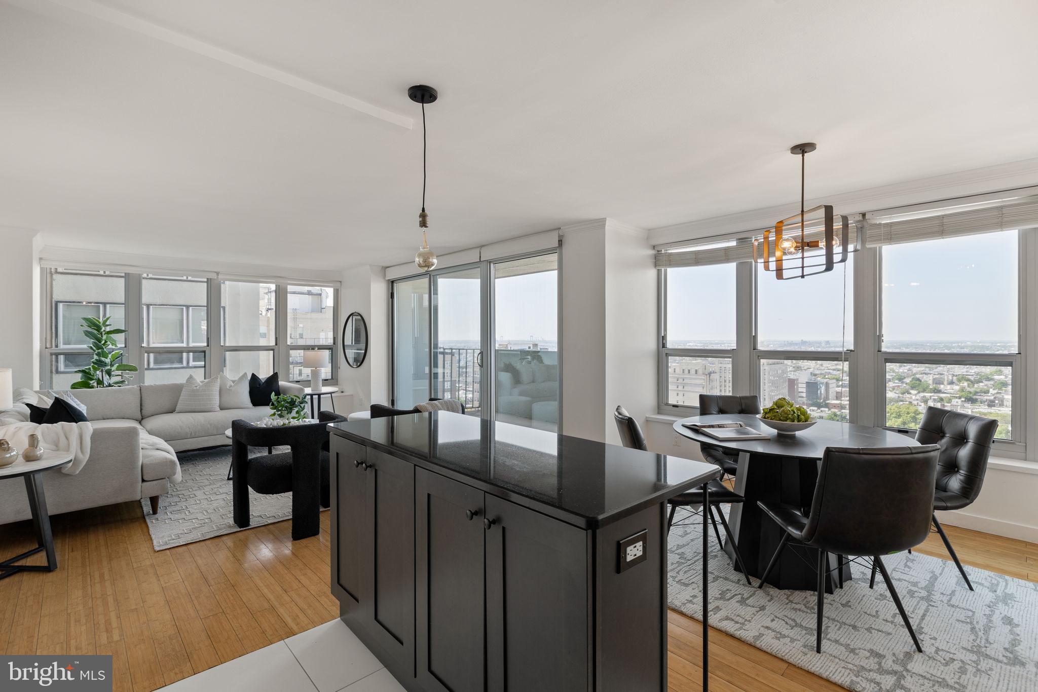 RITTENHOUSE SQUARE - Residential