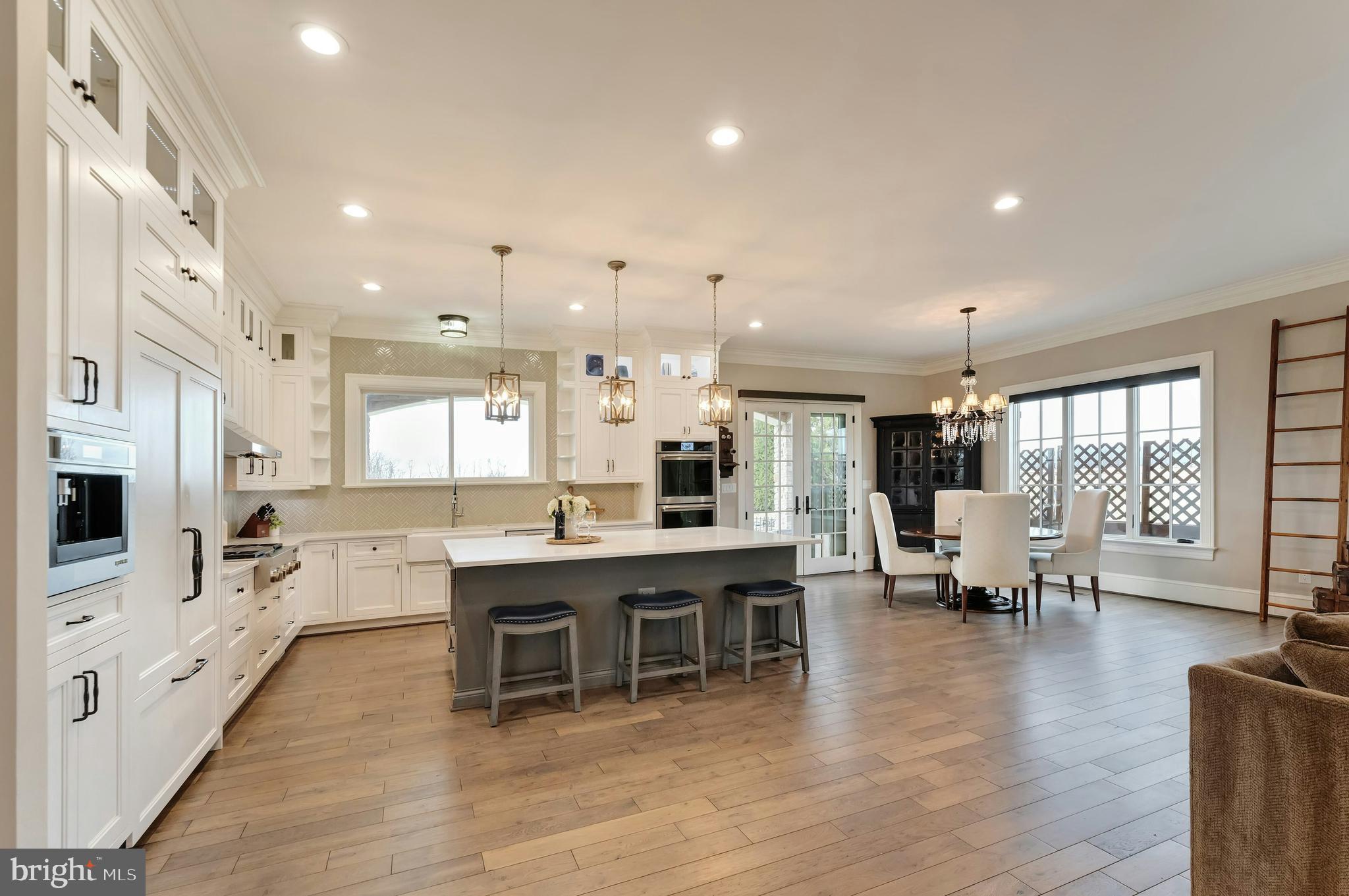 LEE'S CROSSING - Residential