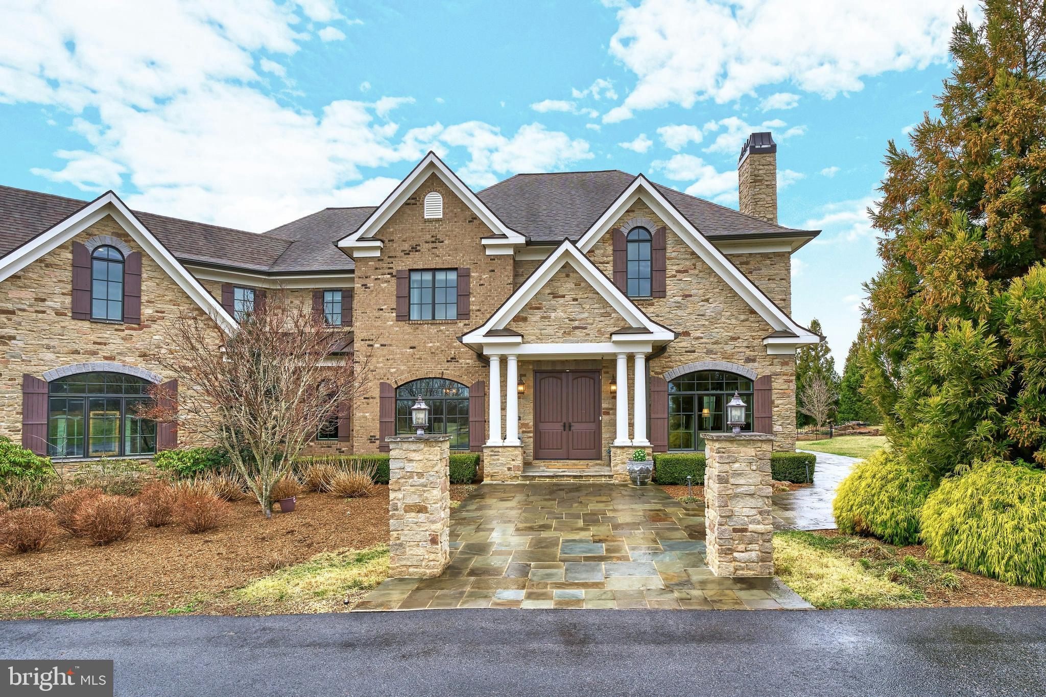 LEE'S CROSSING - Residential