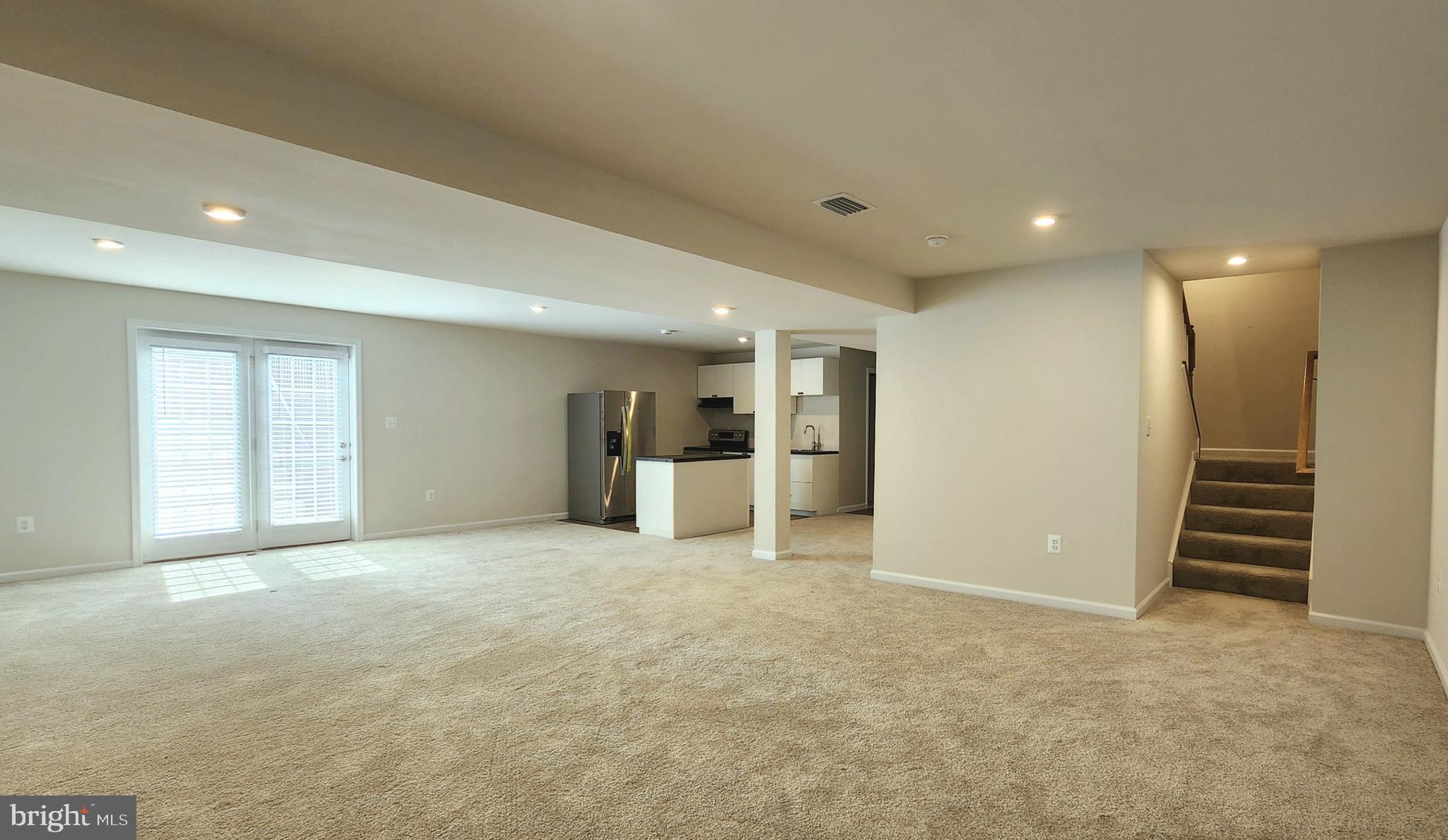 WOODBERRY MANOR - Residential Lease