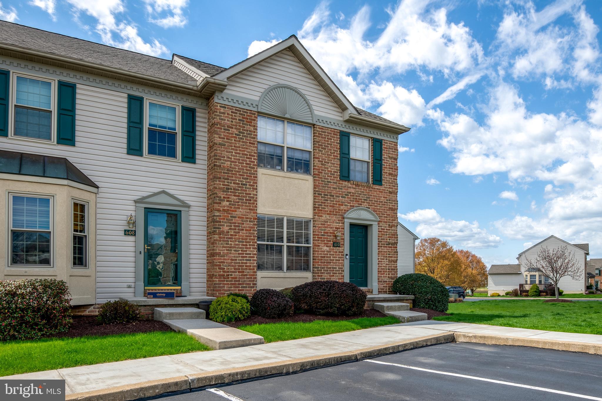 COBBLESTONE COURT - Residential