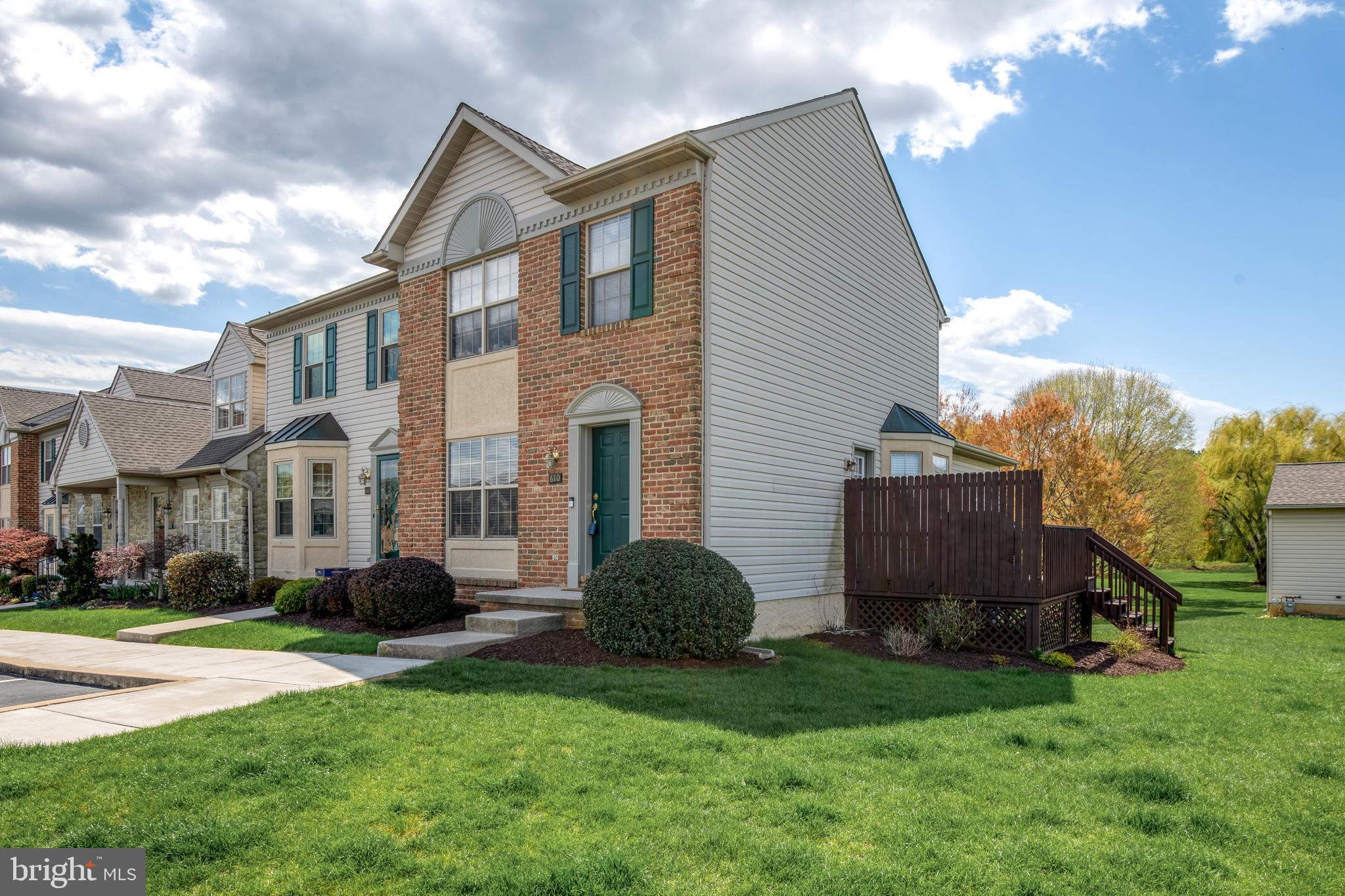 COBBLESTONE COURT - Residential