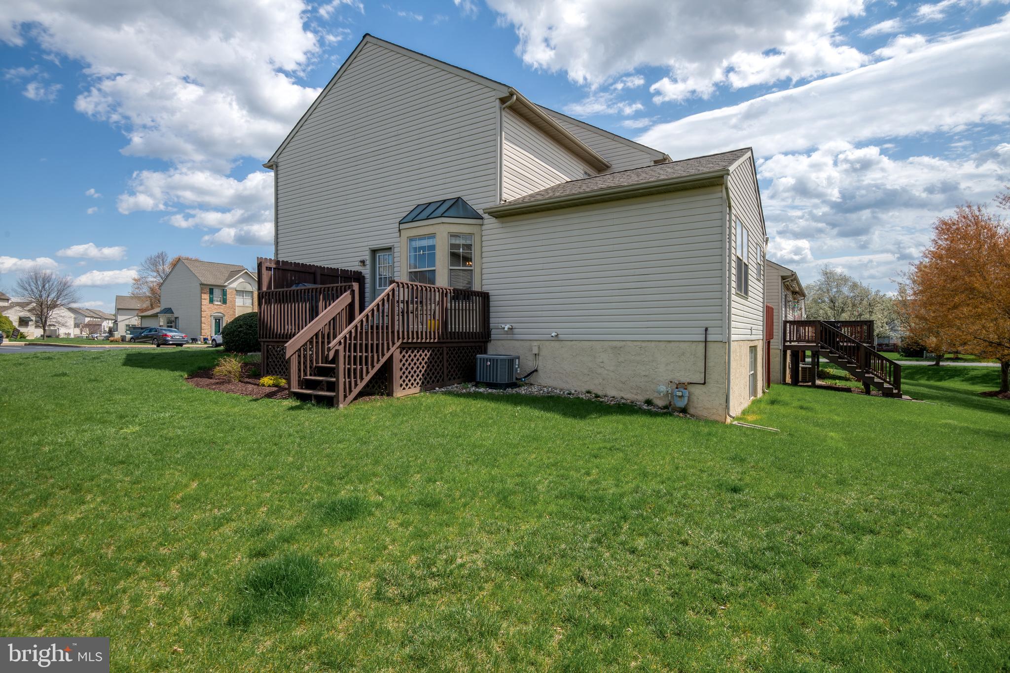 COBBLESTONE COURT - Residential