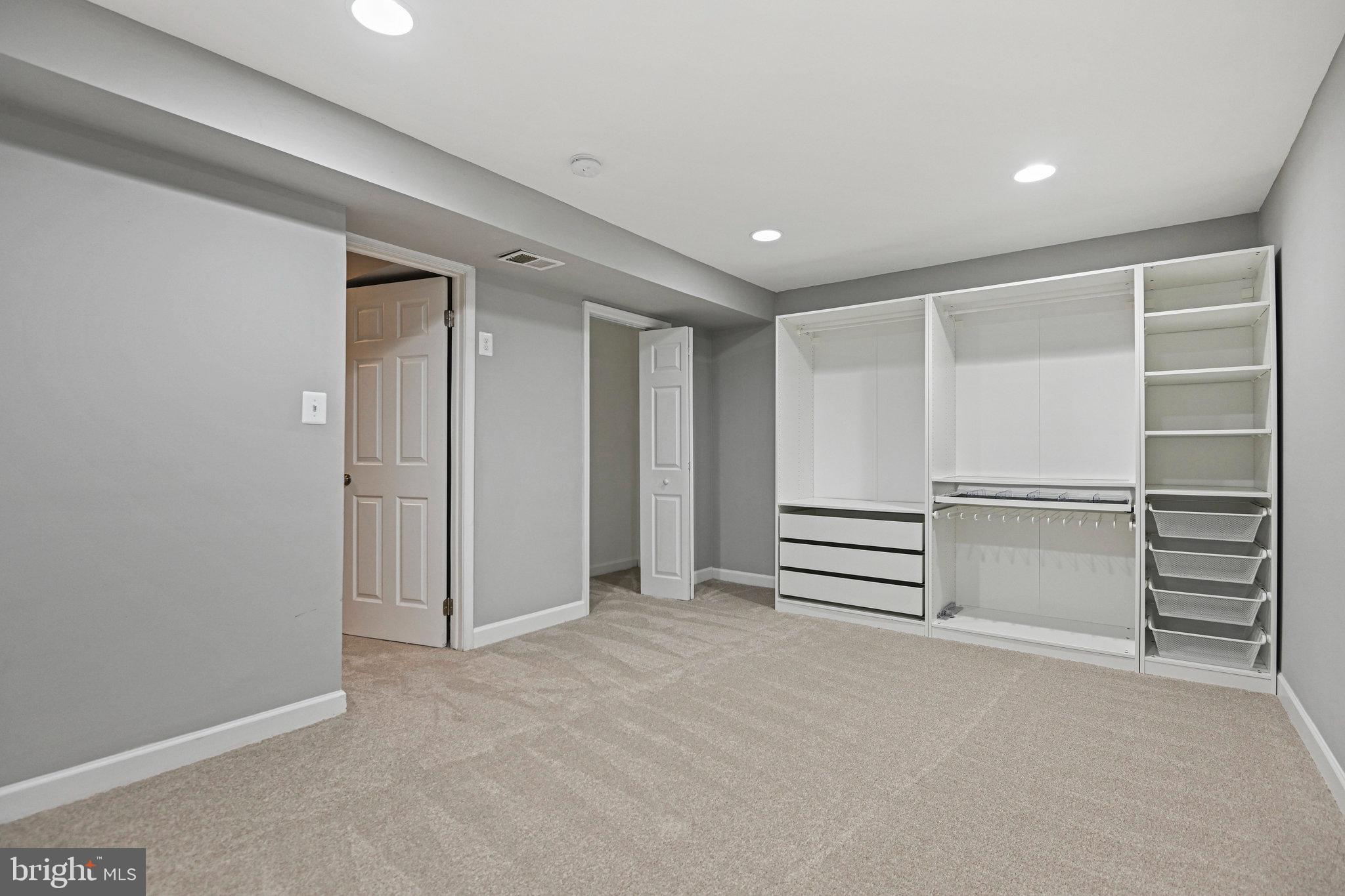 FIVE OAKS ESTATES - Residential