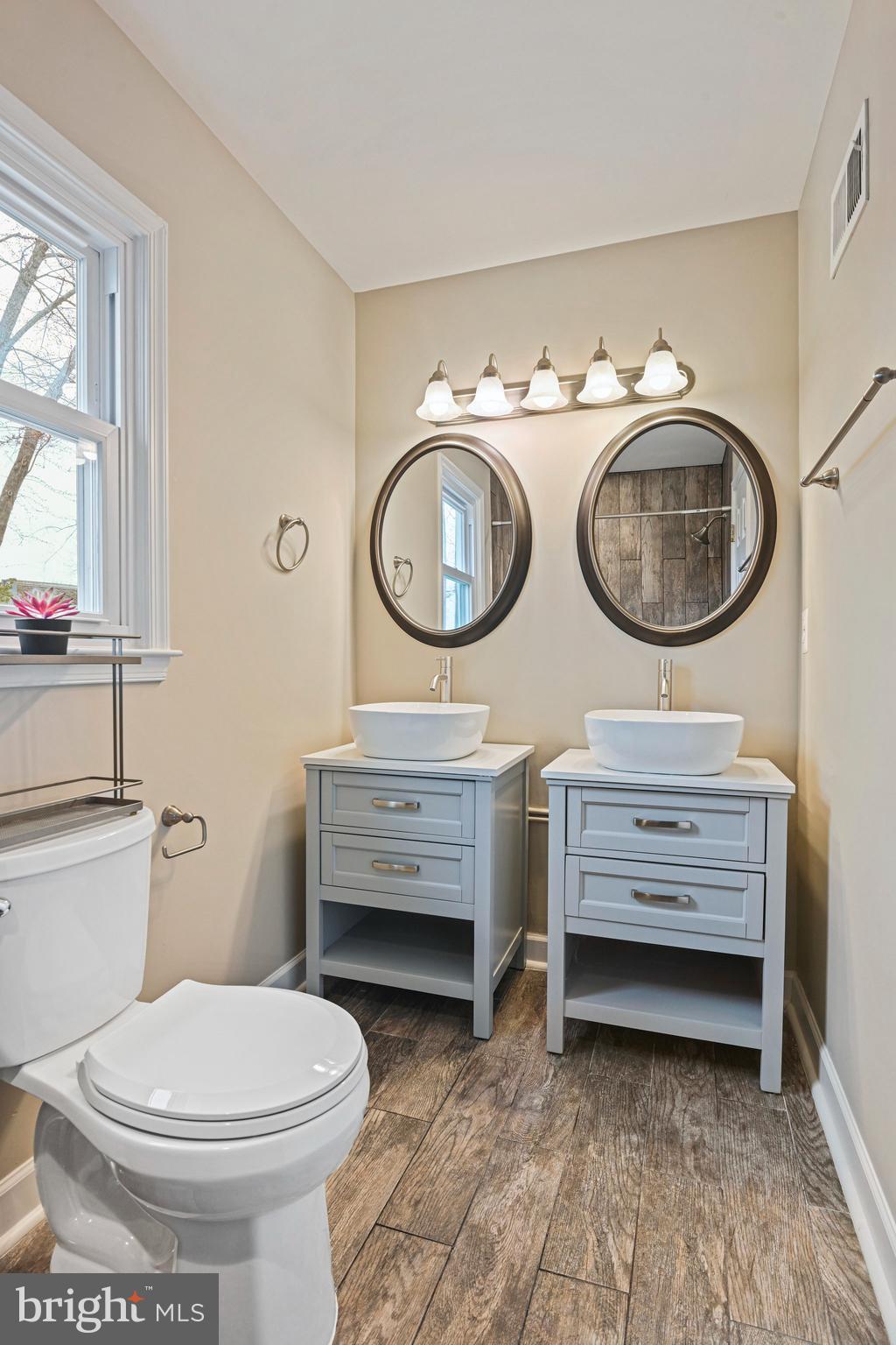 FIVE OAKS ESTATES - Residential