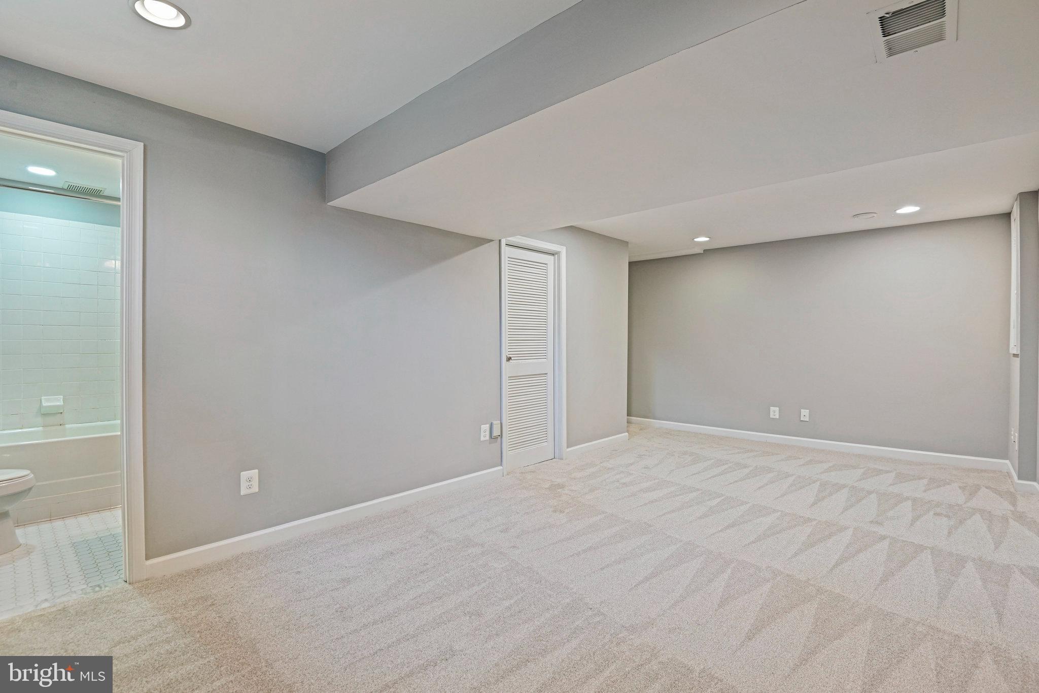 FIVE OAKS ESTATES - Residential