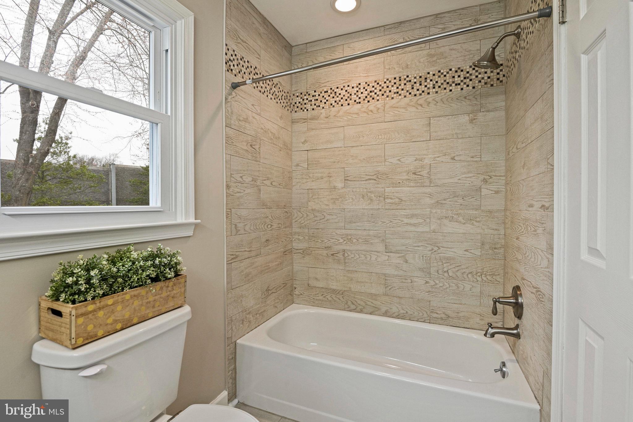 FIVE OAKS ESTATES - Residential
