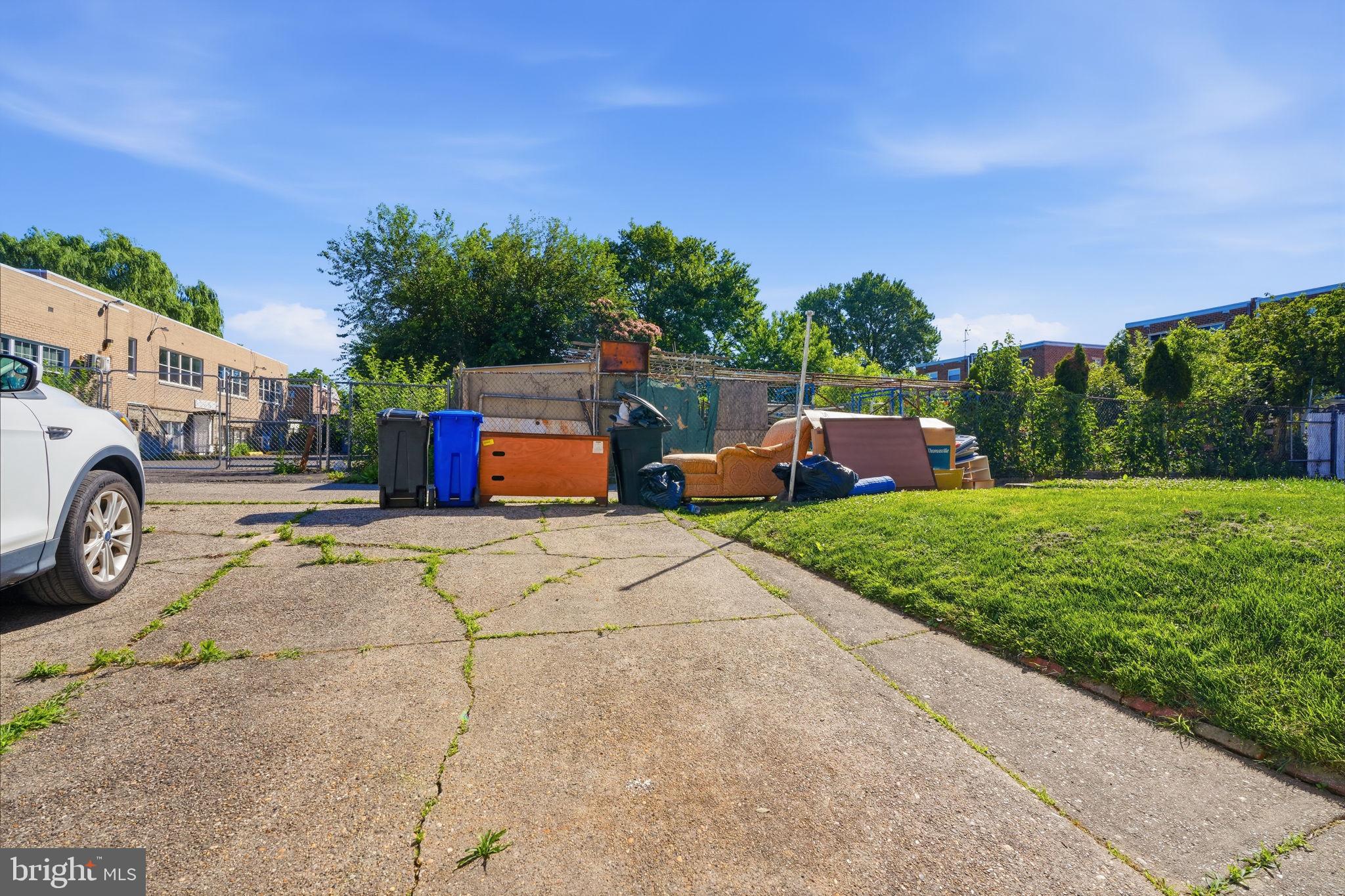 PHILADELPHIA (NORTHEAST) - Residential